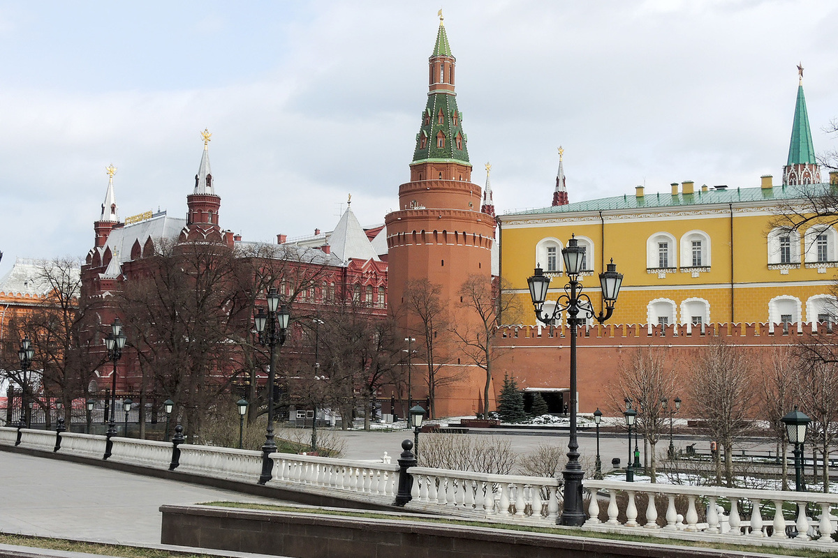 

Билеты на Взламывая шифр города. О чём молчат кремлёвские стены (Станция метро «Александровский сад»)