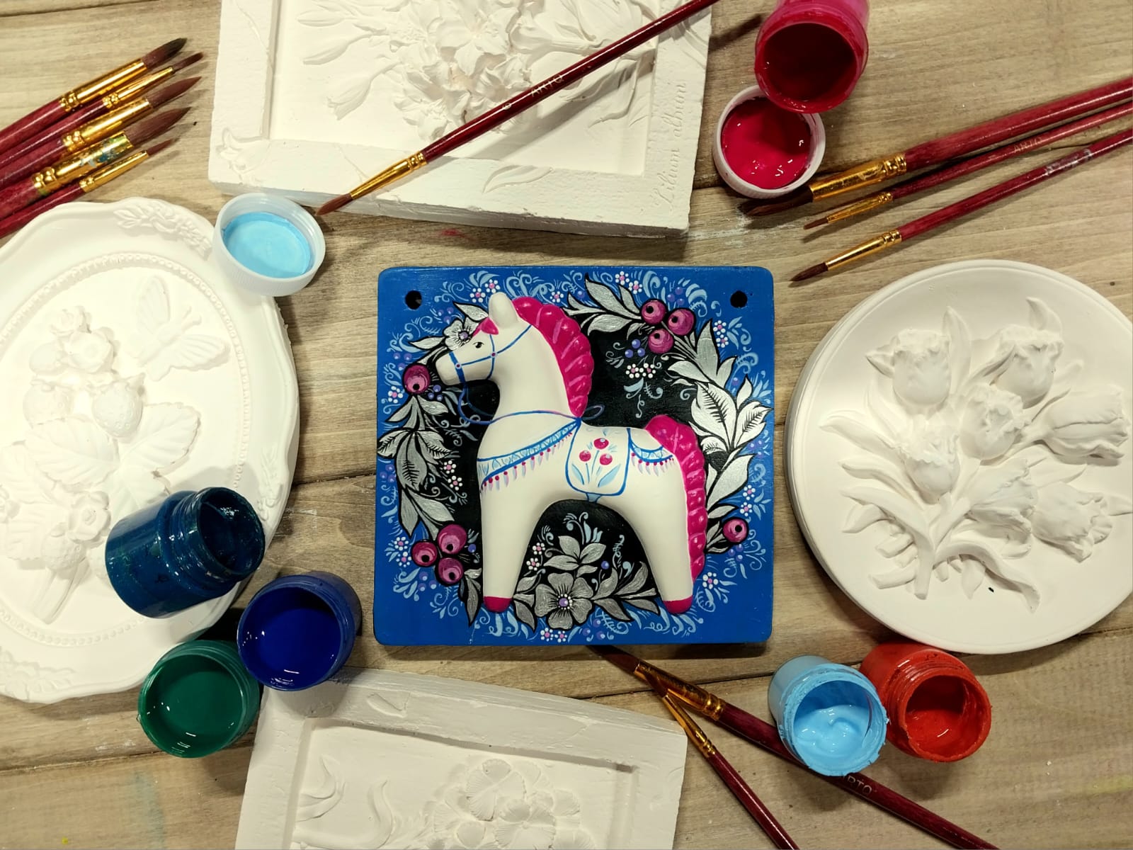 

Билеты на Рельефная картина: роспись гипсового панно (Изба-Забава)