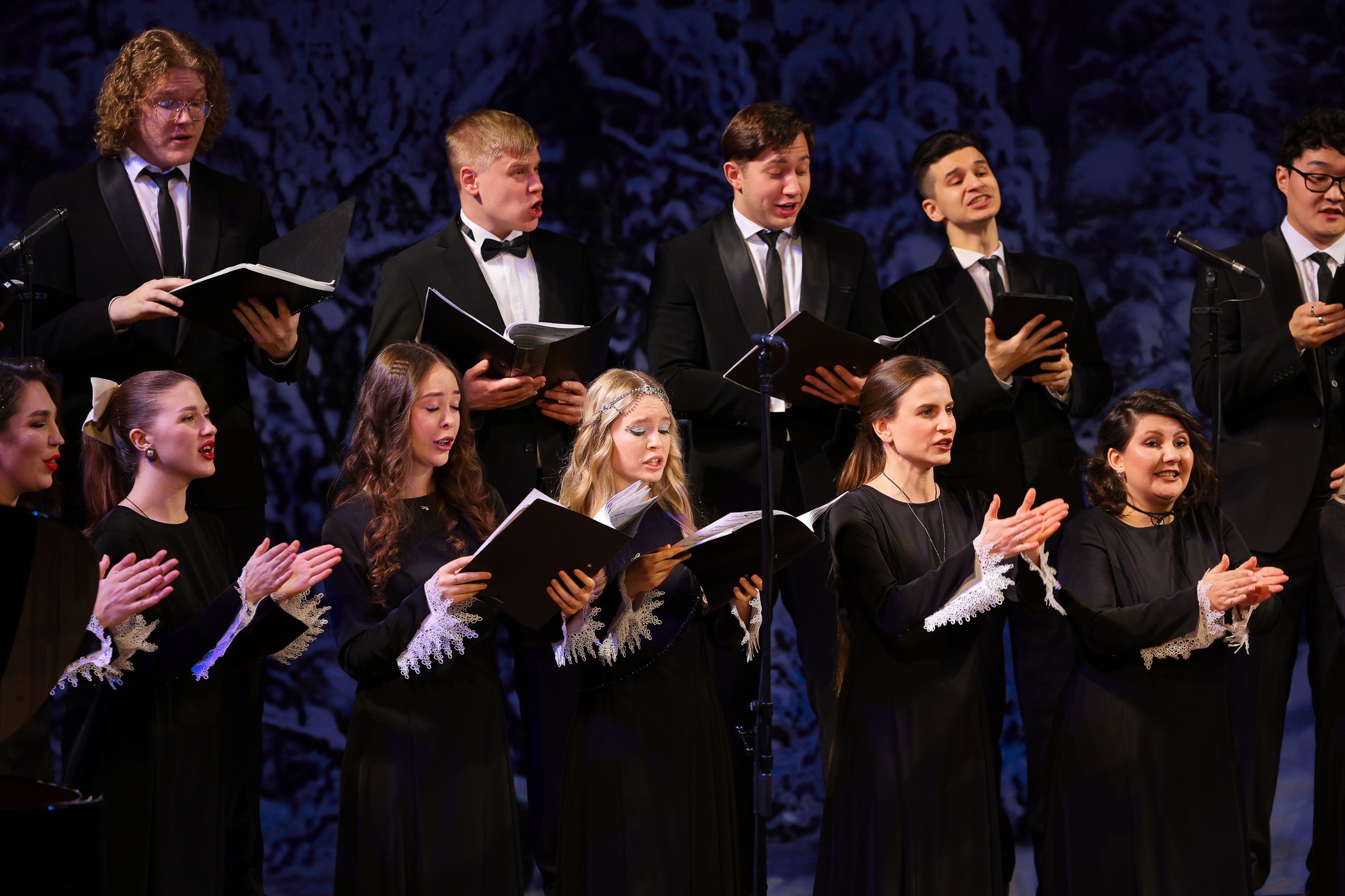 

Билеты на Красноярский камерный хор. Традиции и современность. Во славу русской души (Филармония. Органный зал)