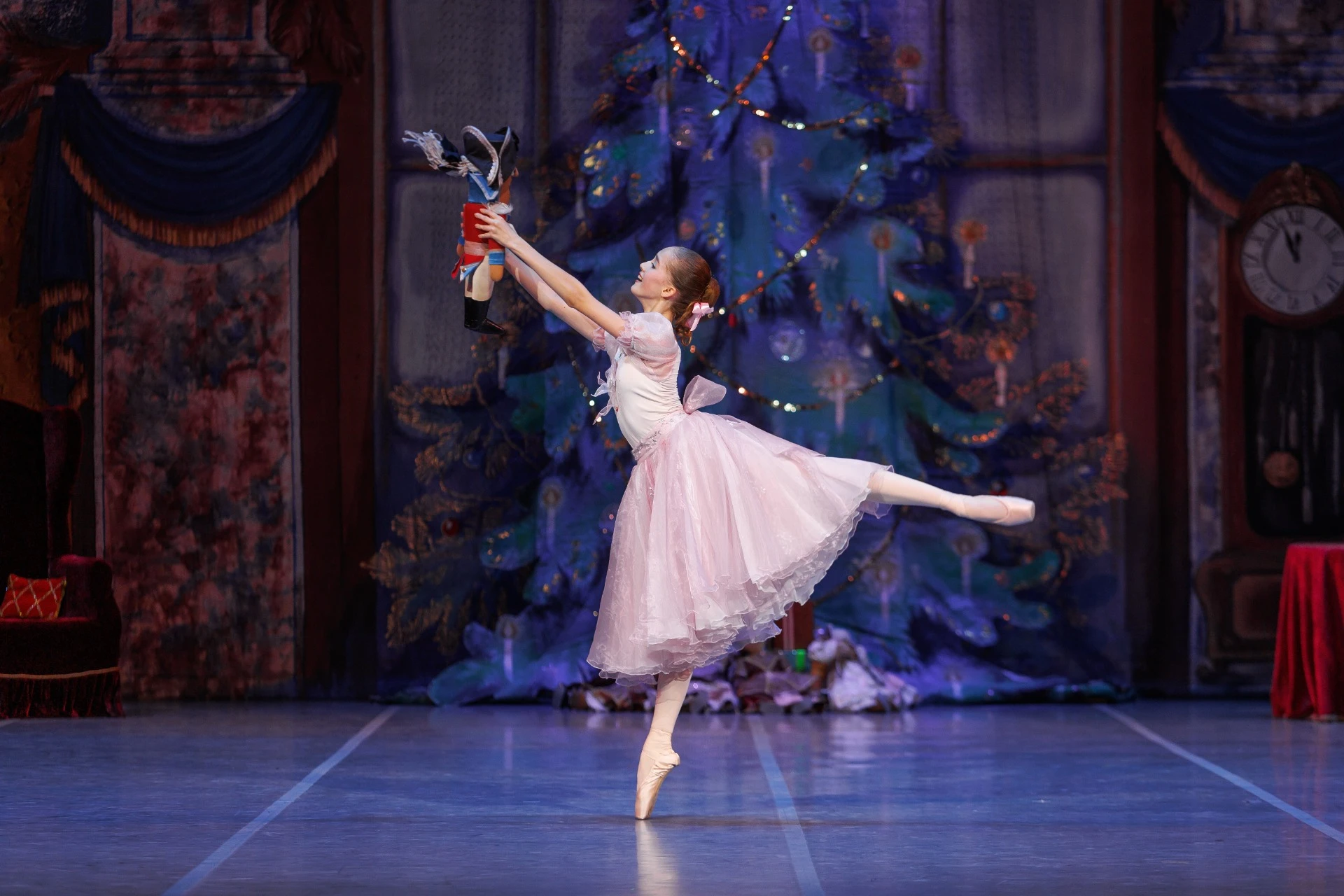 

Билеты на Щелкунчик (Филармония)