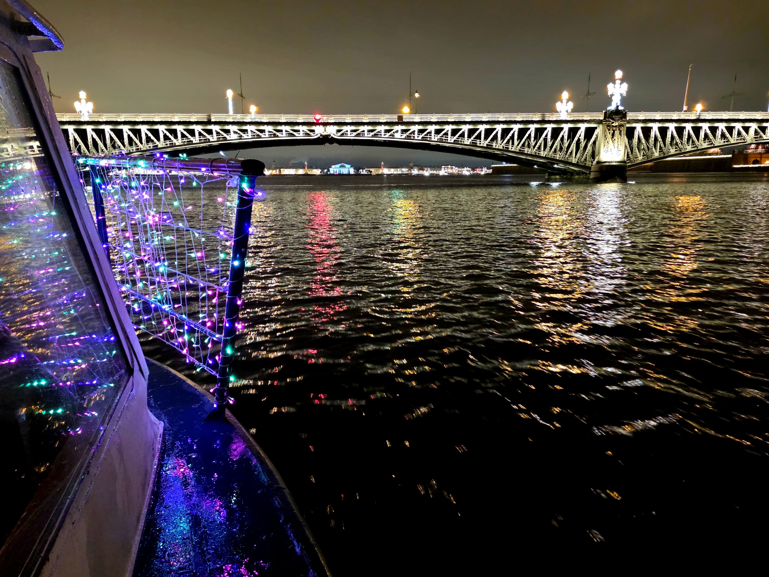 

Билеты на Большая прогулка «Мегаполис» с ночным выходом в Финский залив