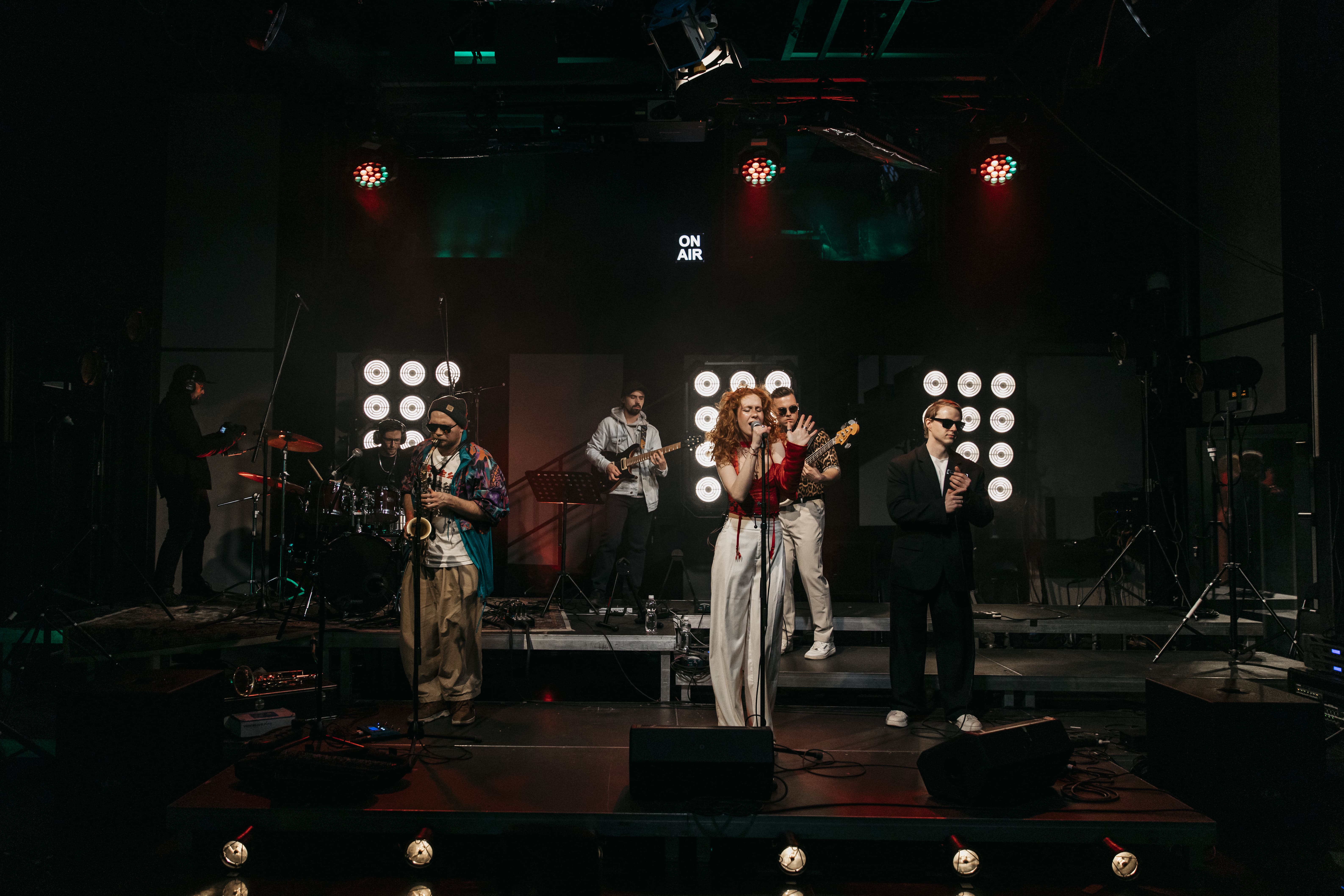 

Билеты на (Богемный) Люфт. Управляемый музыкальный хаос весенней сцены (Новая сцена Александринского театра)