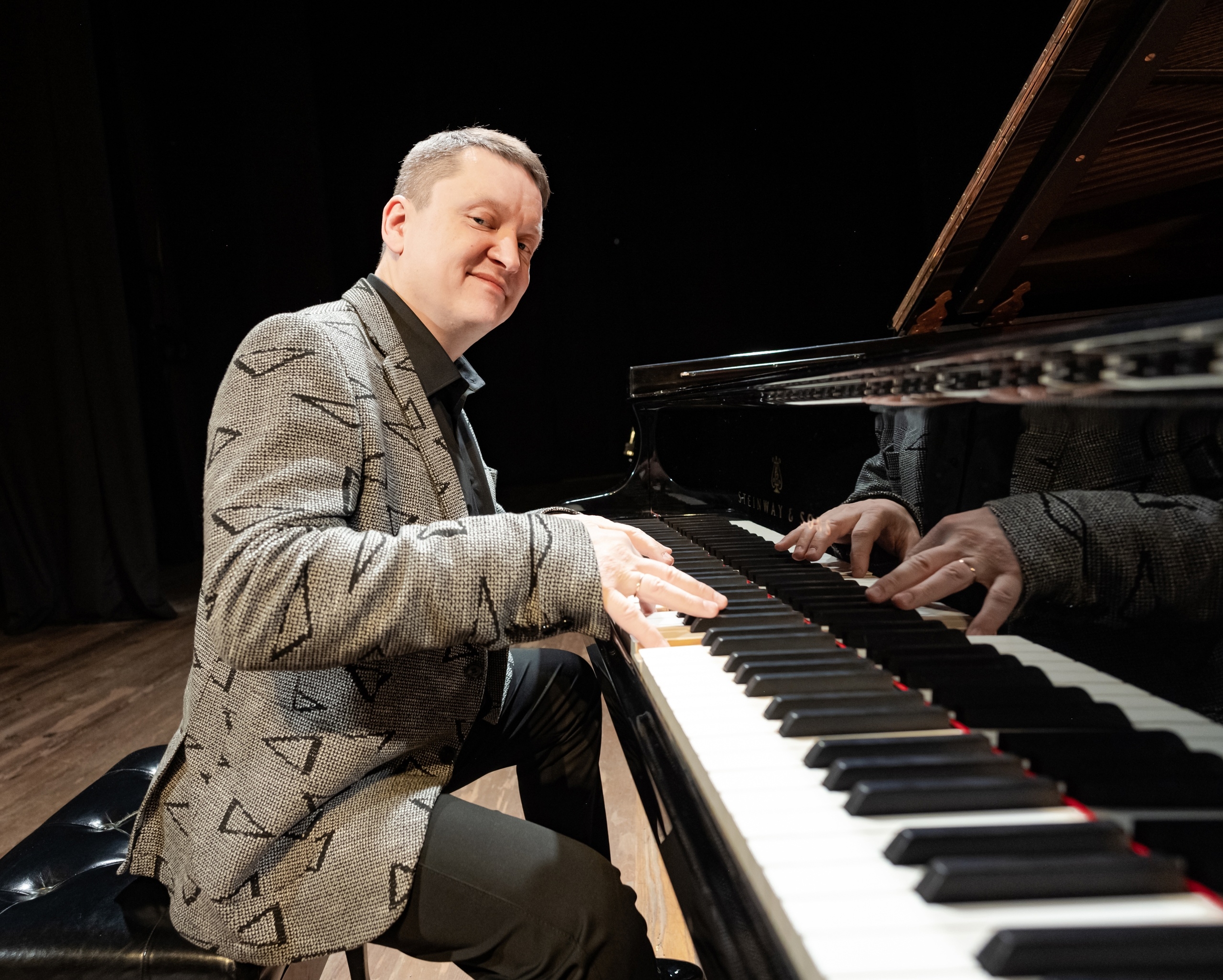 

Билеты на Звёздные сказки Алексея Рыбникова (Детская филармония)