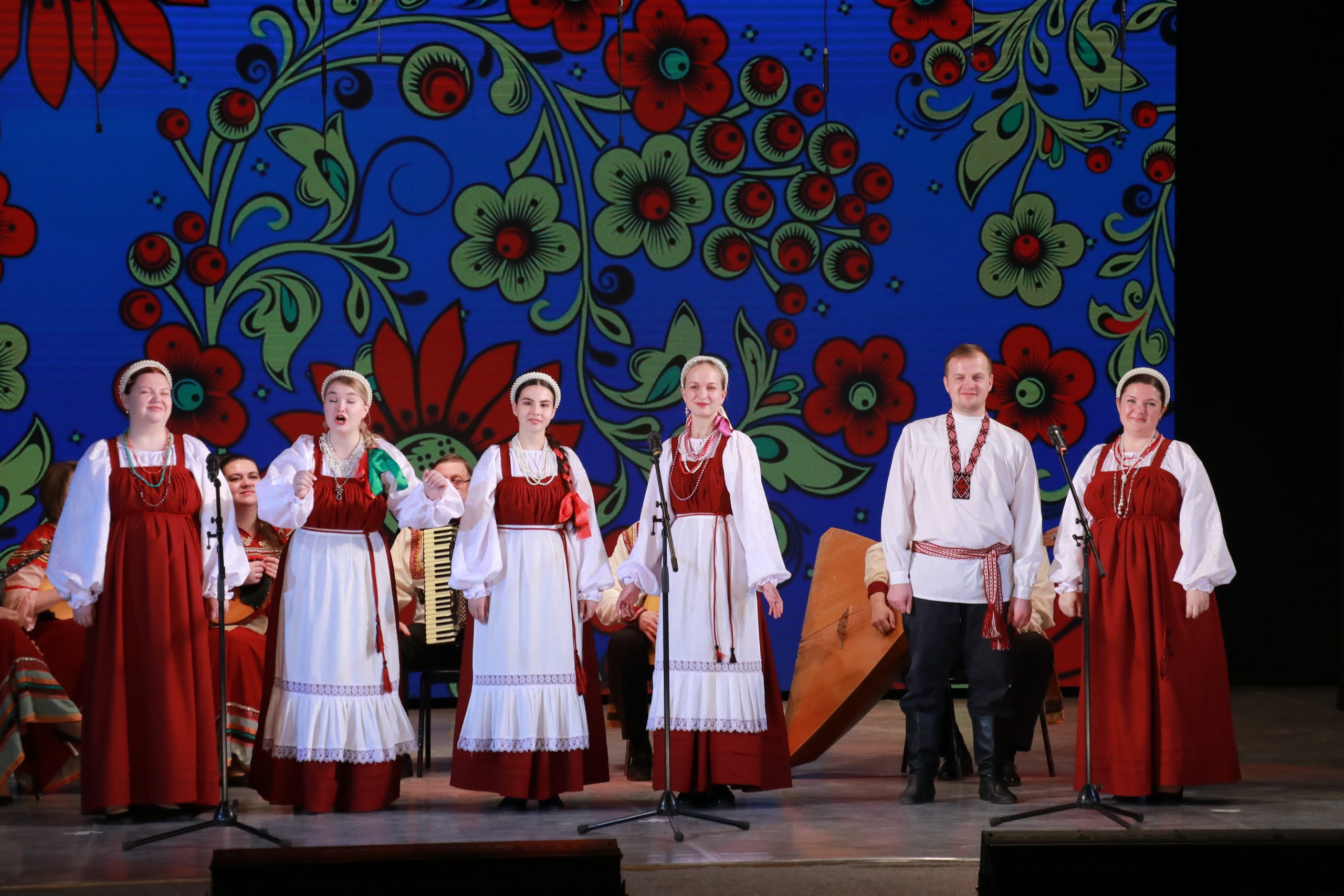 

Билеты на Под окном широким (Филармония им. Шнитке)