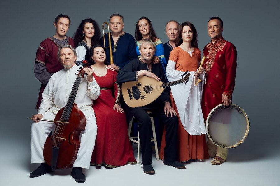 Придворные песни. Песни из испанского дворцового песенника XV века Cancionero de Palacio