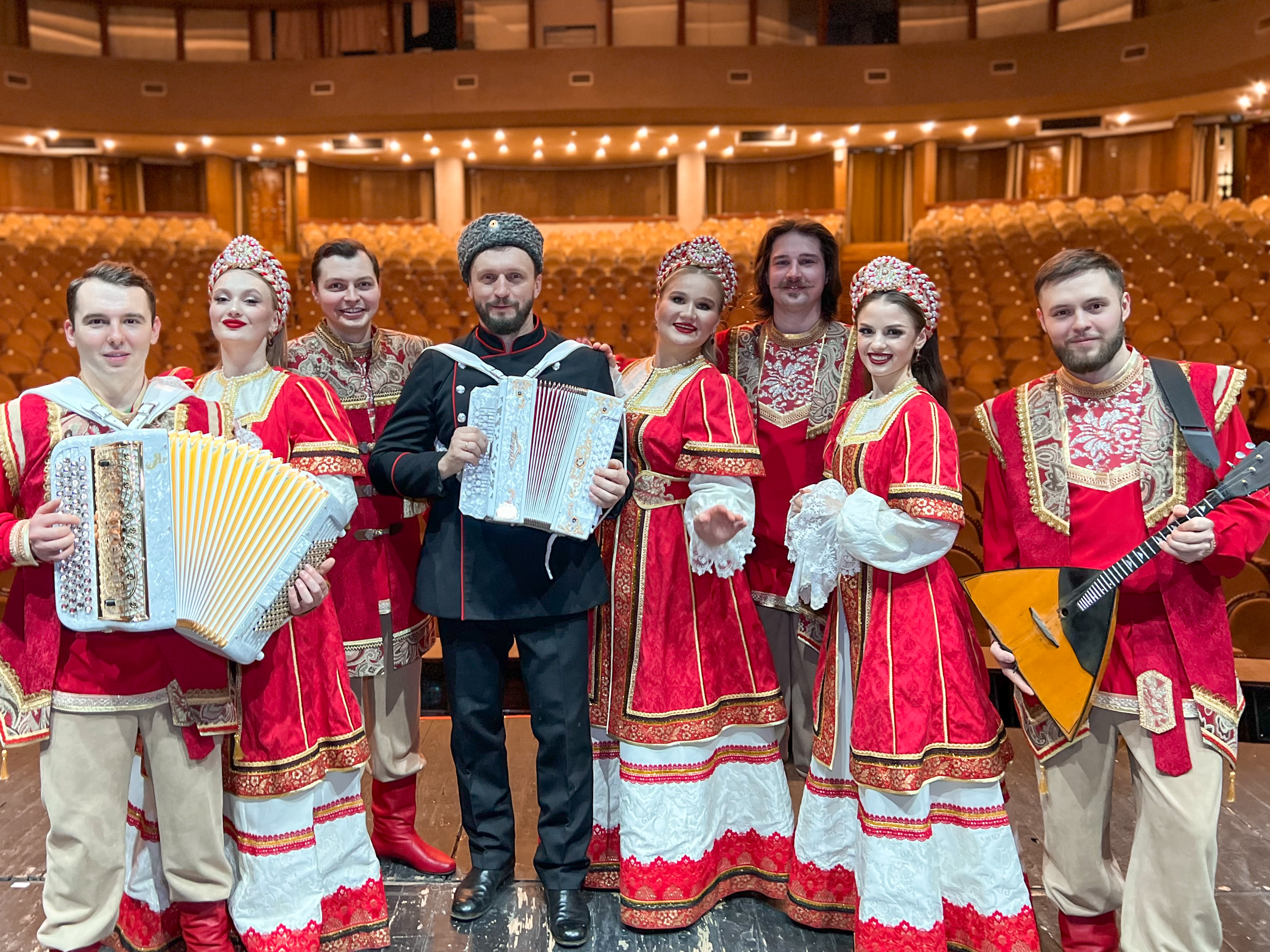 

Билеты на Виктор Сорокин и Московский театр песни «Яр» (Концертный зал «Измайлово»)