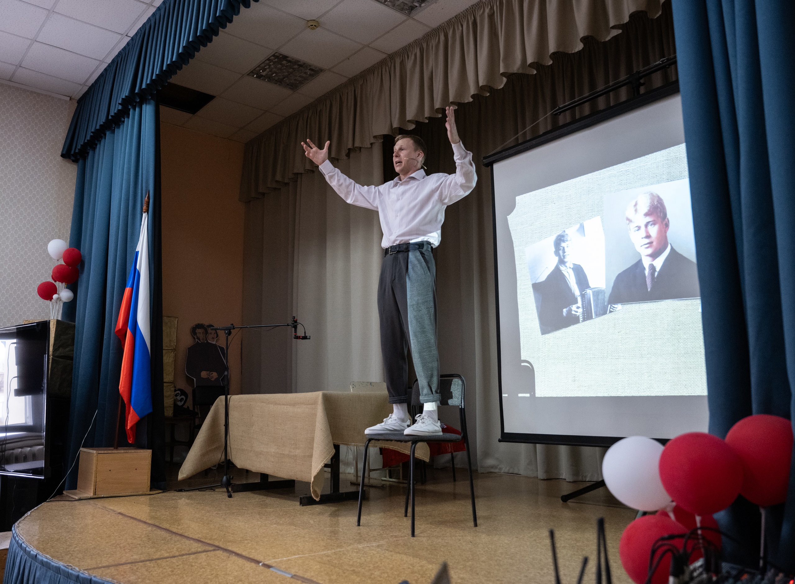 

Билеты на Урок поэзии. Есенин (Молодёжный театр)