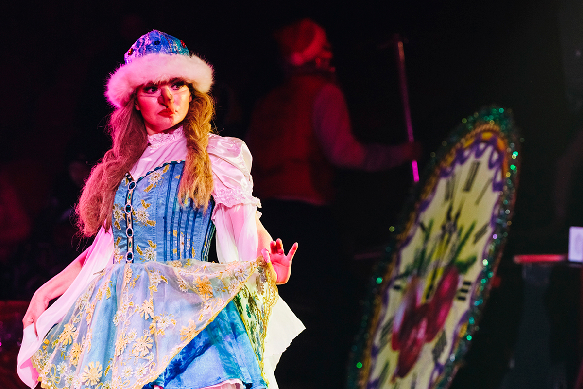 

Билеты на Приключения Бабы Яги в цирке (Цирк-шапито «Кудзинов» (Домодедовская))