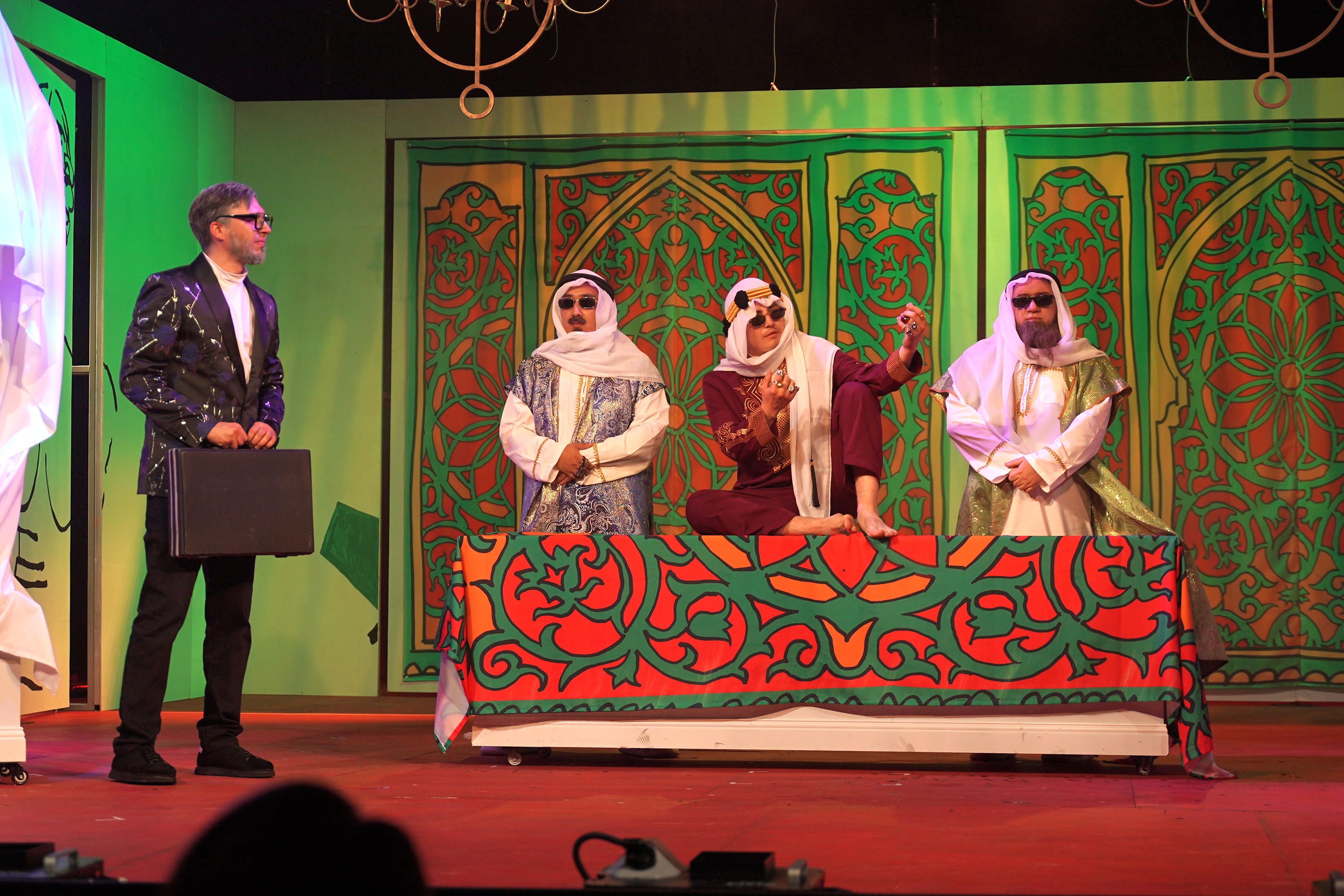 

Билеты на Господин Журден — пустота в бархате (Русский драматический театр им. Горького)