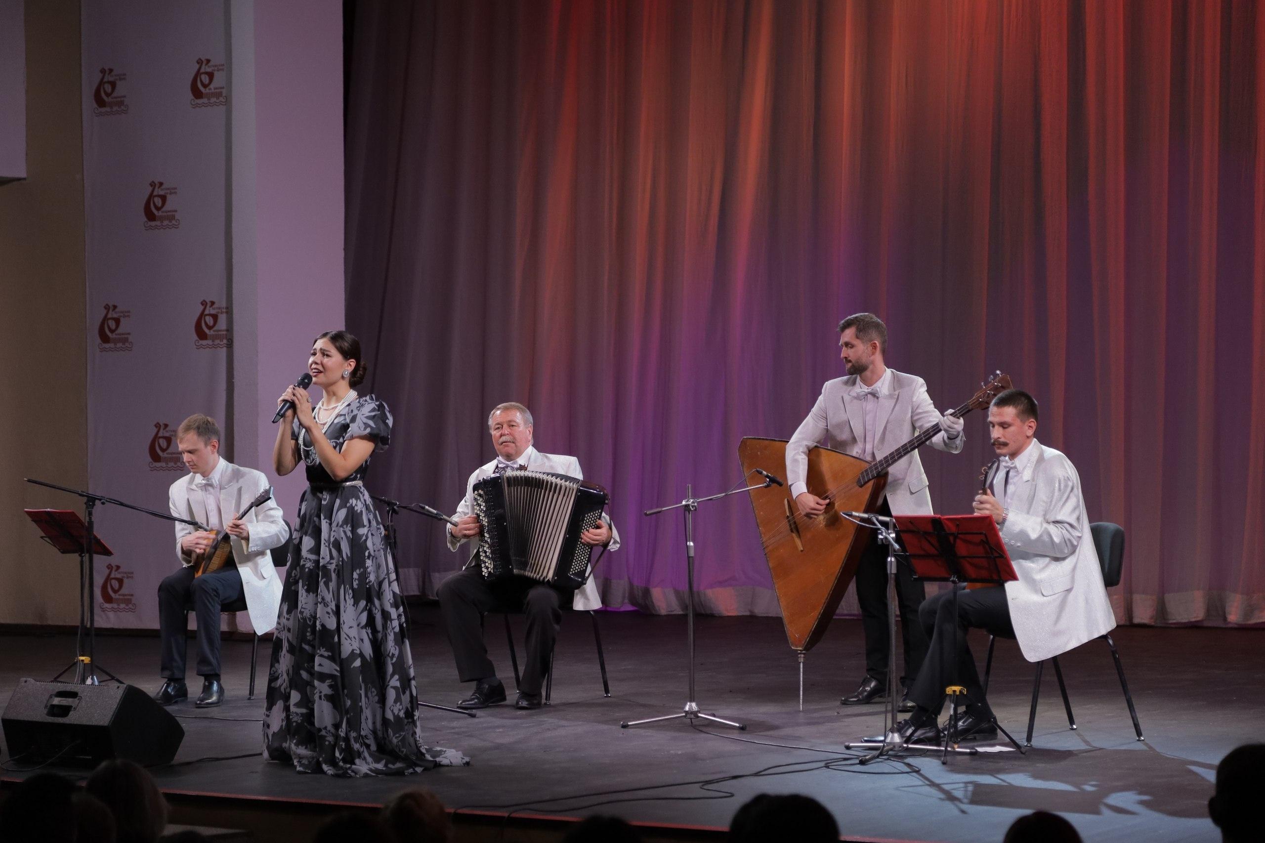 

Билеты на Ансамбль «Донцы». Посидим по-хорошему (Дворец культуры НЭВЗ)