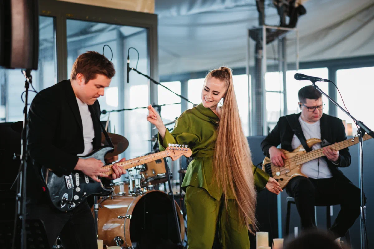 

Билеты на Джазовое путешествие в Рождество на 7 языках (Radisson Collection)