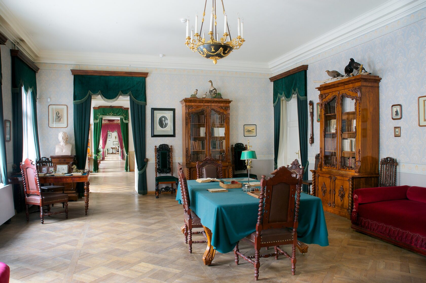 

Билеты на Мемориальный музей-квартира Некрасова (Музей-квартира Некрасова)