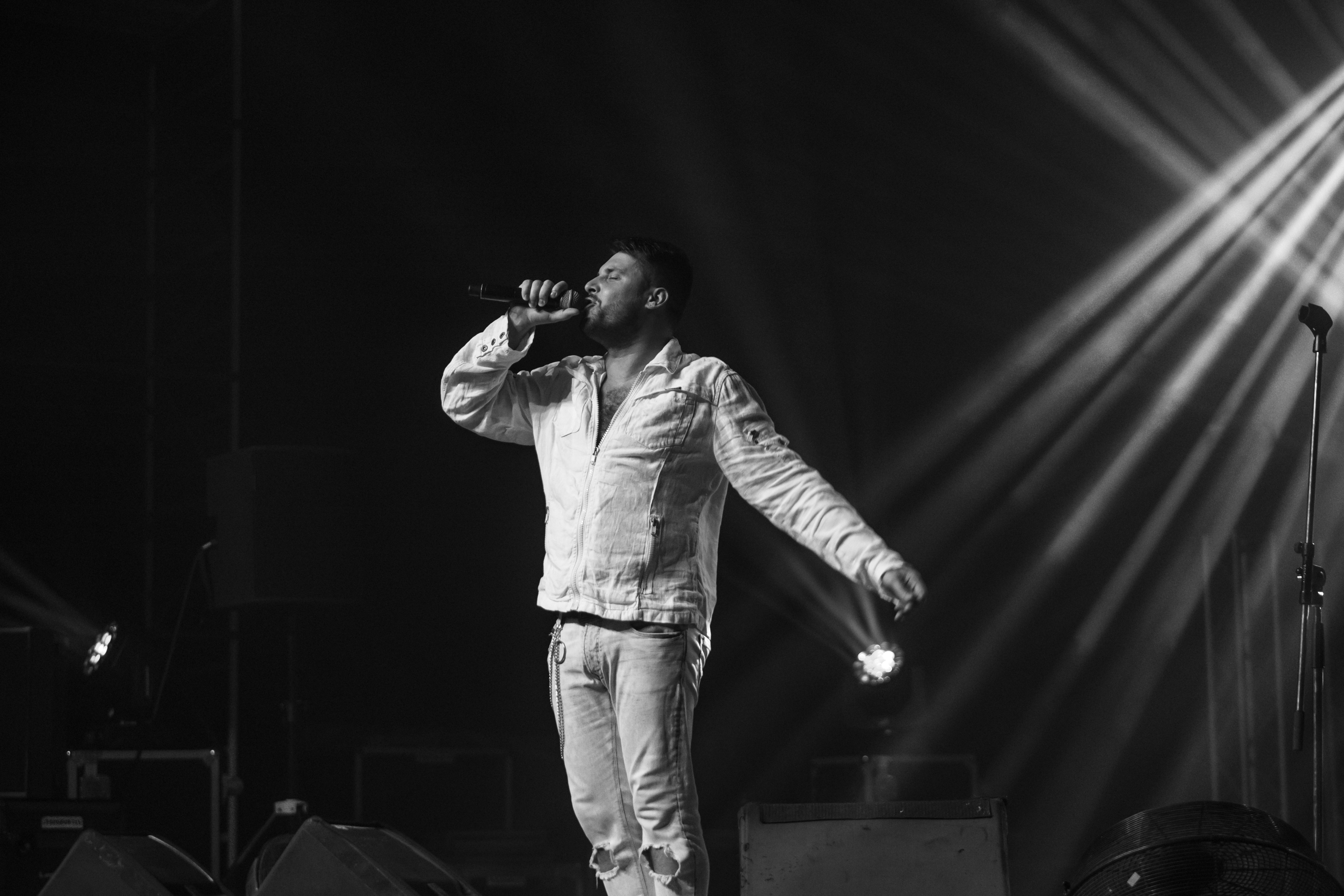 

Билеты на Золотые хиты 90-х и 2000-х (ДК «Ростсельмаш»)