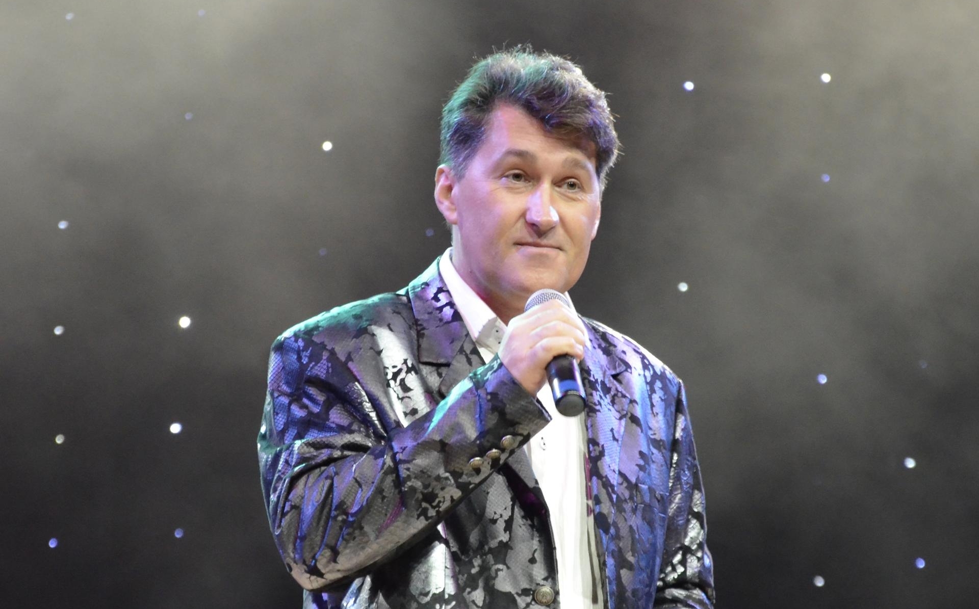 

Билеты на Владимир Черняков (Колизей)