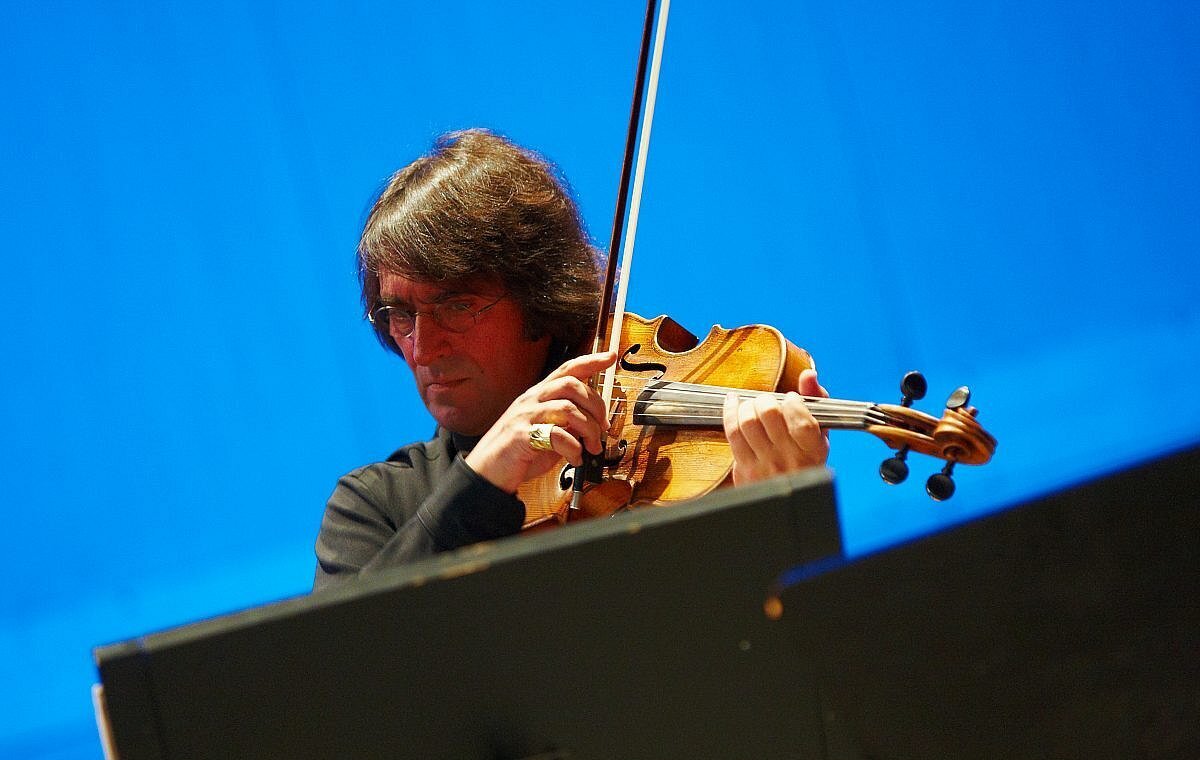 

Билеты на Чехов. 5 пудов любви, 22 несчастья, 33 истерики, минус 3 сестры (Зимний театр)