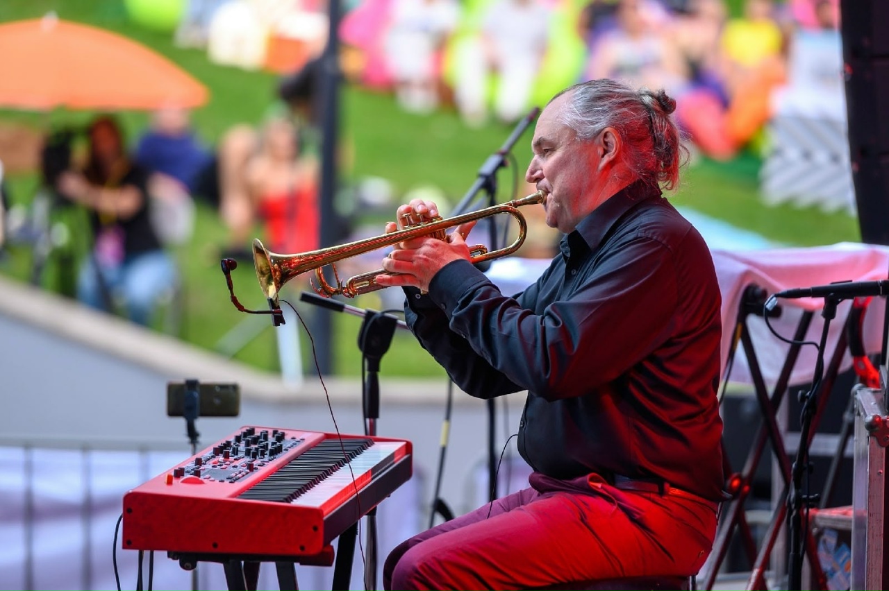 

Билеты на Виталий Расин. Согревающий джаз (Музыка кофе и вина (МКВ))