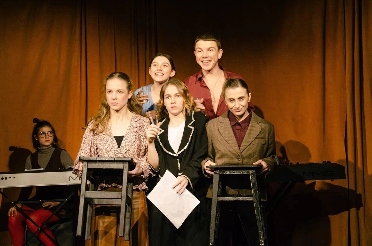 

Билеты на Валентин и Валентина (Театр Гоголя)