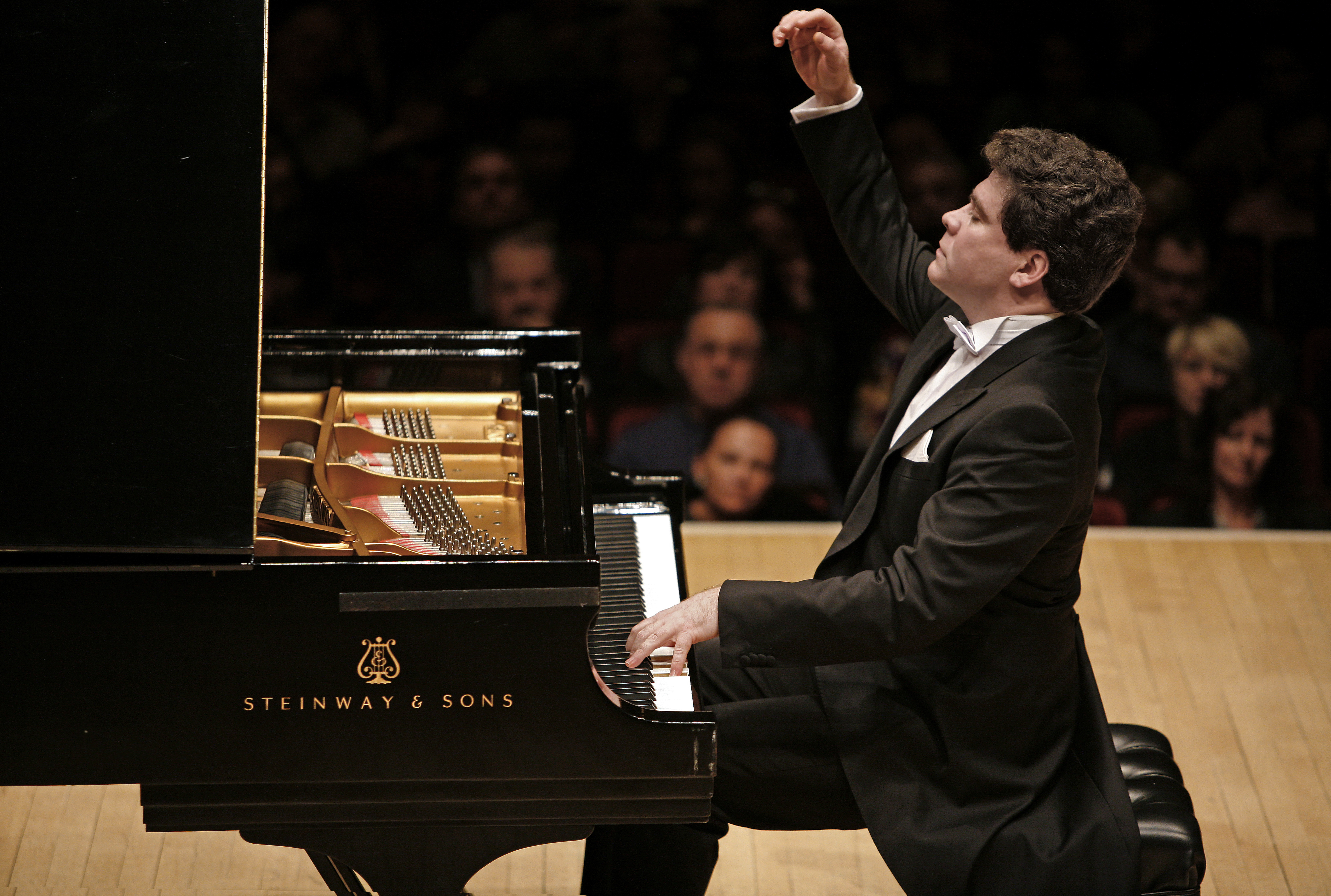 

Билеты на Денис Мацуев представляет. Диалог поколений (Музыкальный театр)