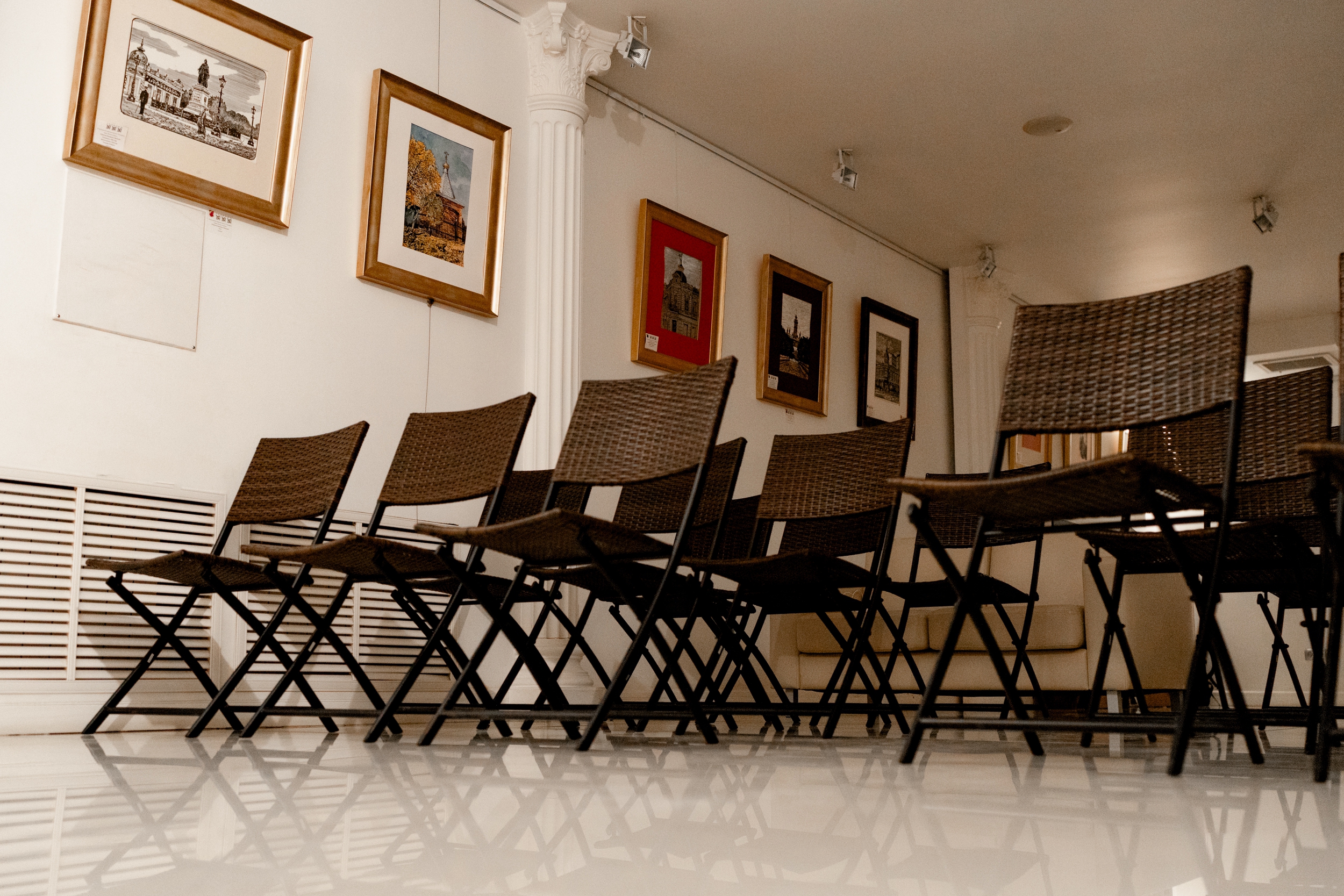 

Билеты на Эмоциональные психопаты: почему они кажутся идеальными (Галерея NNN (Дом Шпильрейн))