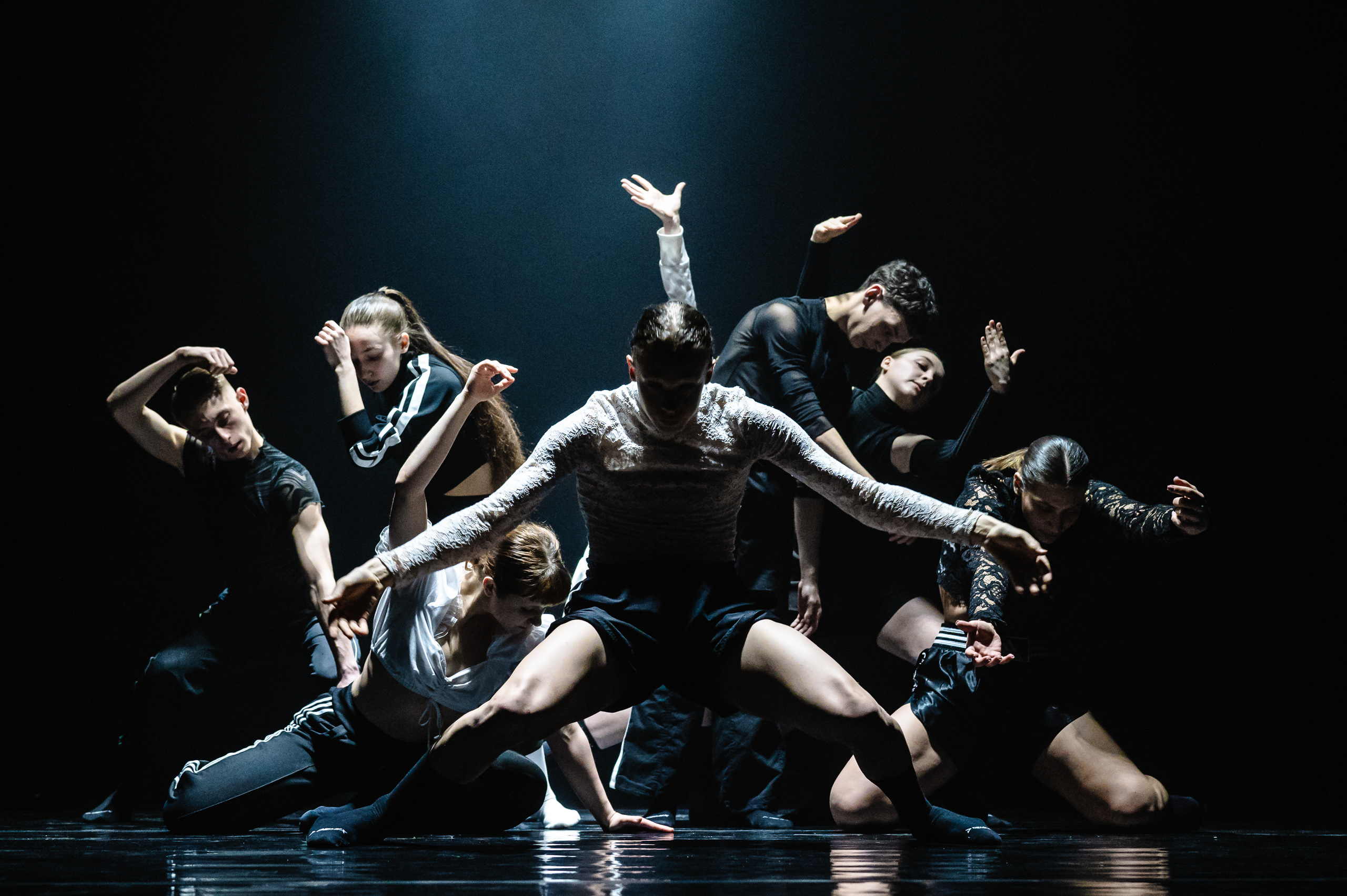 

Билеты на Танцевальная компания «Окоём» (Провинциальные танцы)