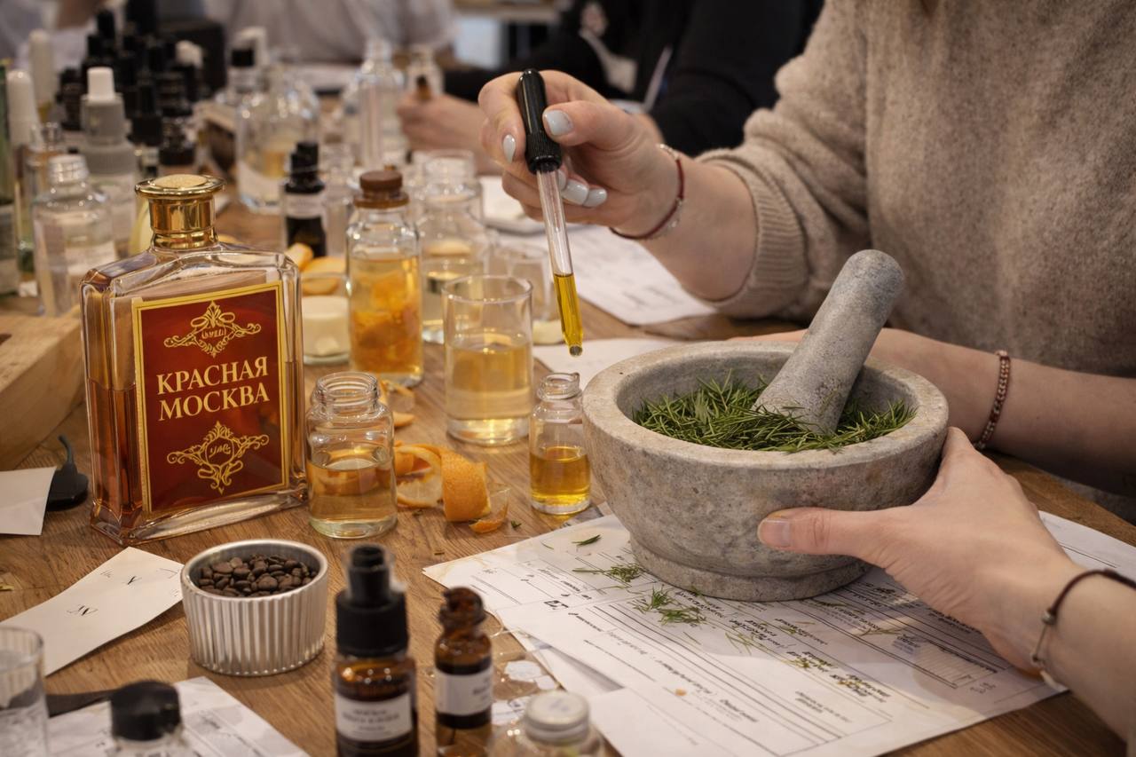 

Билеты на Магия аромата: создание эссенции (В центре Мира)