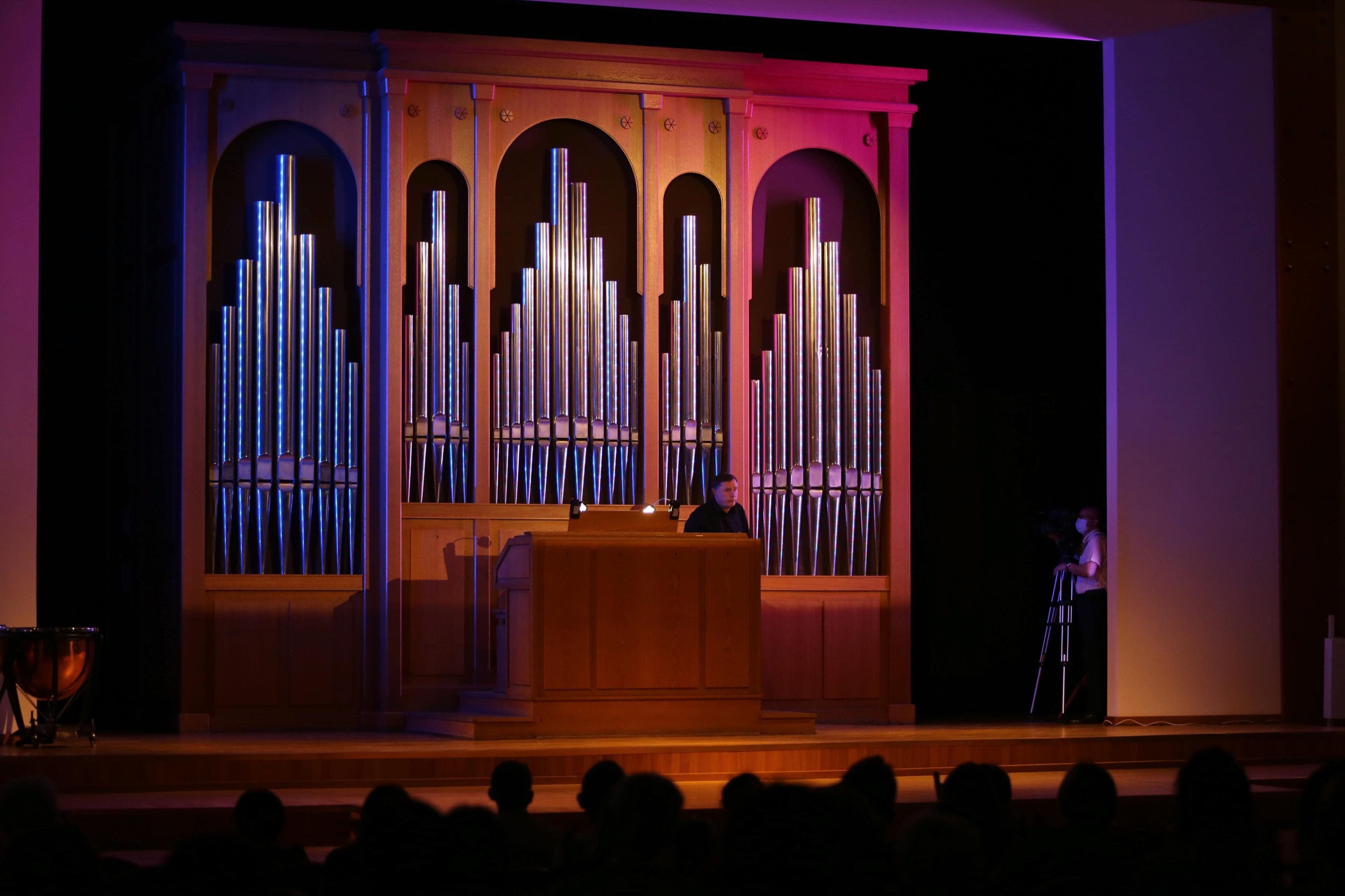 

Билеты на Дуэль титанов (Муниципальный концертный зал)