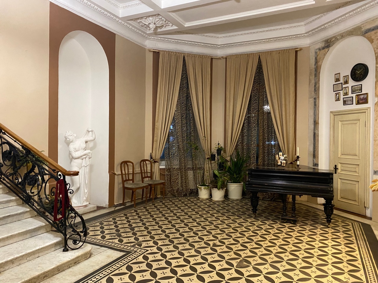 

Билеты на Винтаж на два рояля и экскурсия в особняк Шрёдера (Дом Шрёдера)