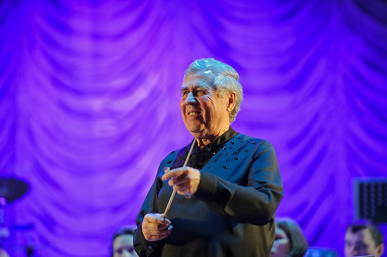 

Билеты на Уральский русский оркестр. Браво, Маэстро! (Уральский центр народного искусства)