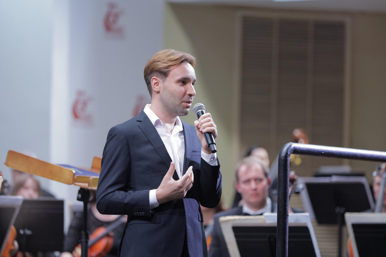 

Билеты на РАСО. Туманный Альбион и Изумрудный остров c Ярославом Тимофеевым (Филармония)