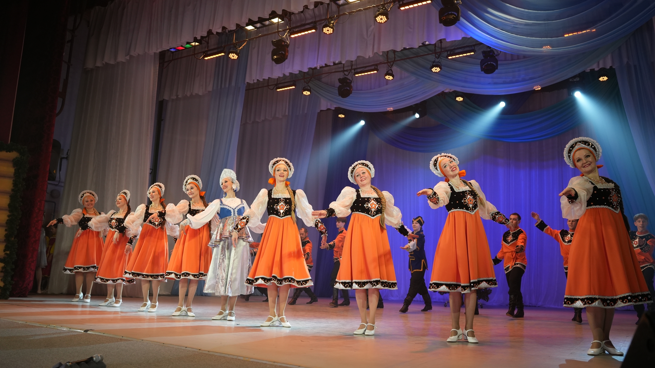 

Билеты на Ансамбль народного танца «Быстрянка». Всё лучшее любимым! (Дом народного творчества)