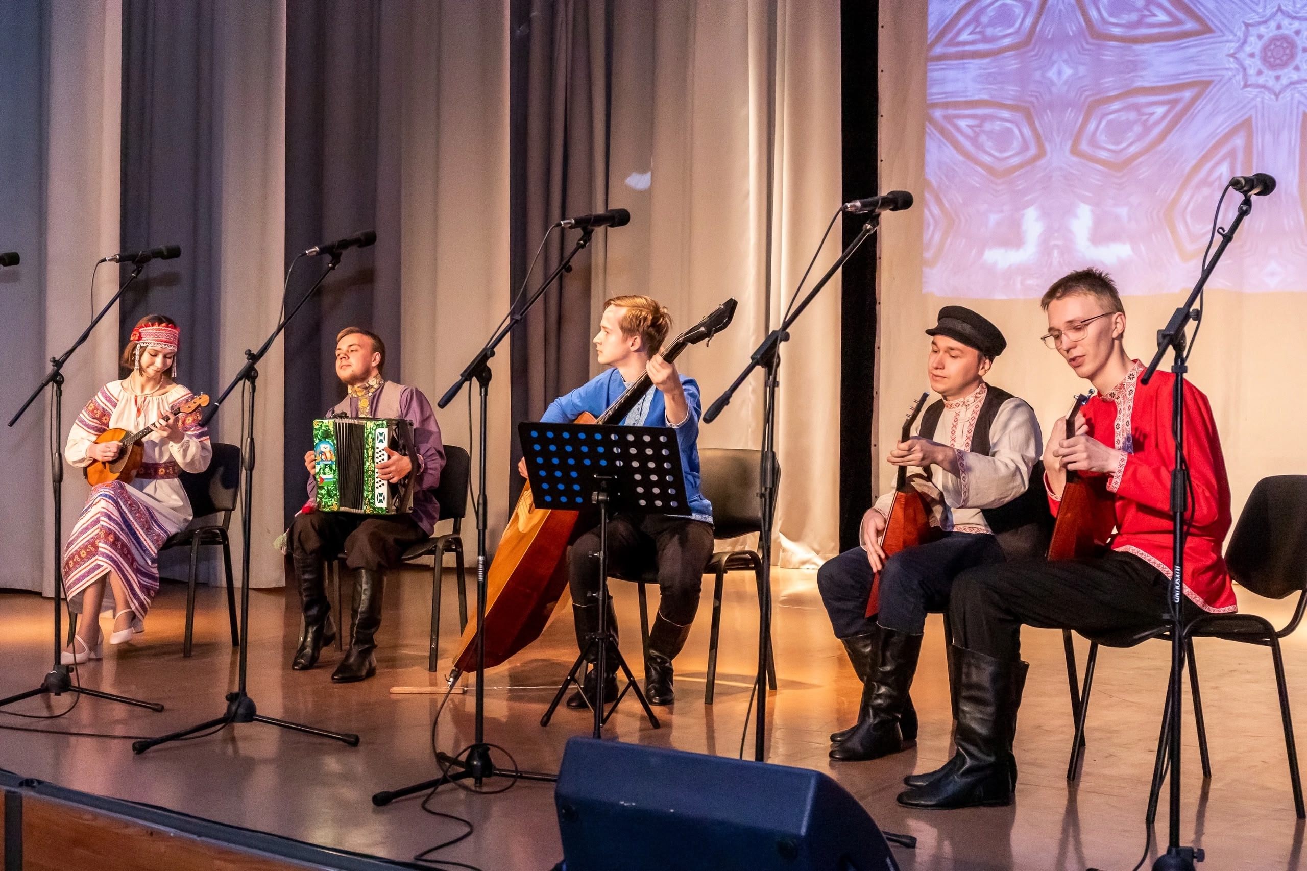 Афиша: Ансамбль русских народных инструментов «Сказ» в Тюмени 30 апреля 2026