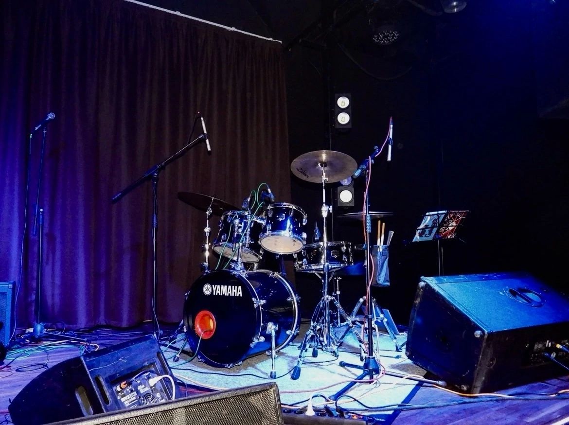 

Билеты на Музыкальный марафон: 6 групп на одной сцене (Joy Pub)