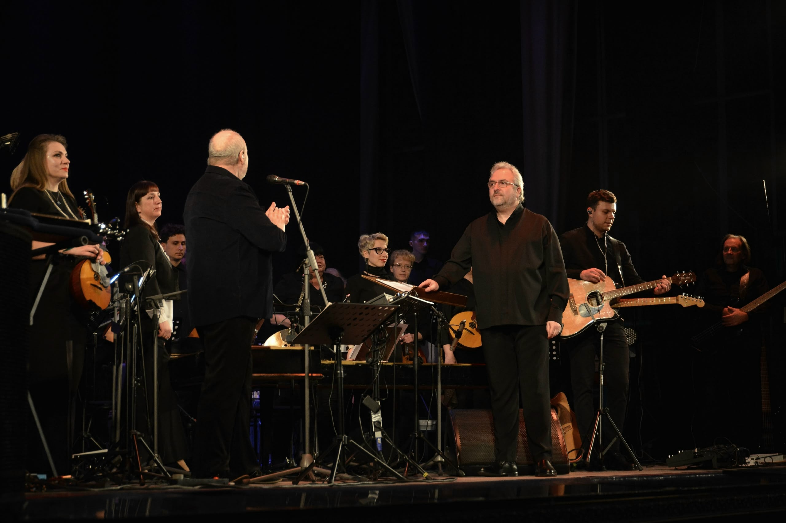 

Билеты на Плыл апрель чудесной песней (Филармония)