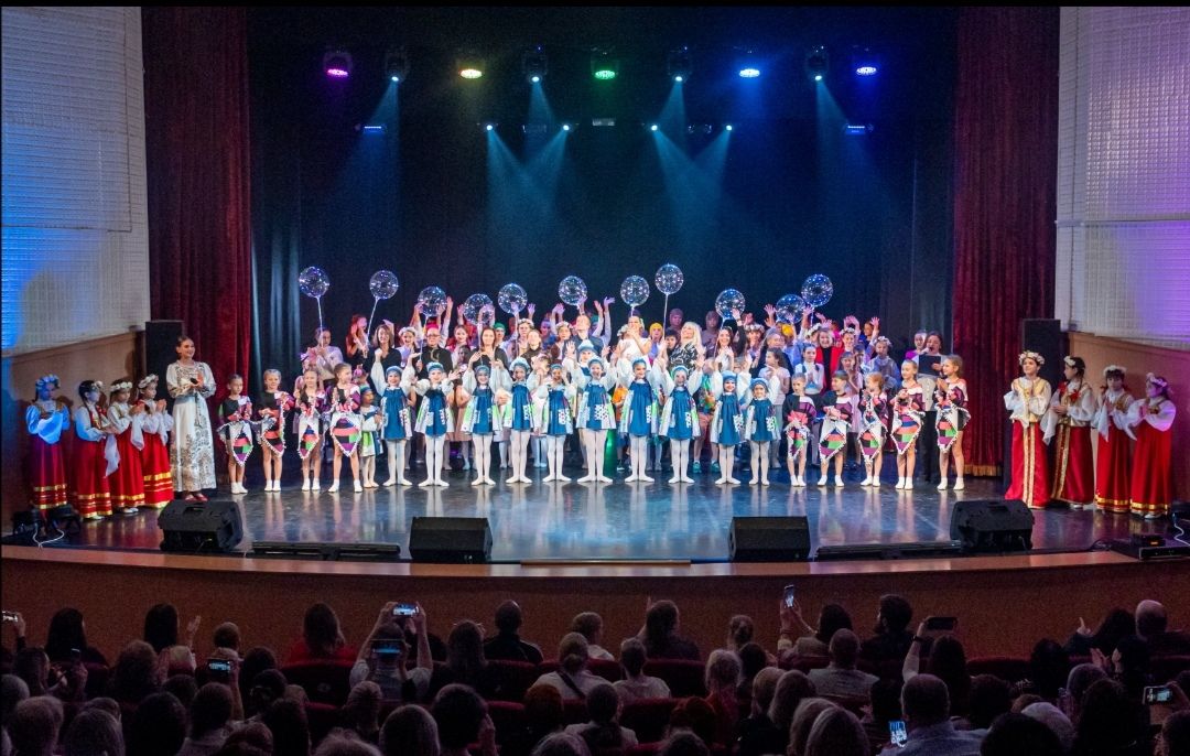 

Билеты на Прекрасен мир любовью материнской (Городской дворец детского (юношеского) творчества)