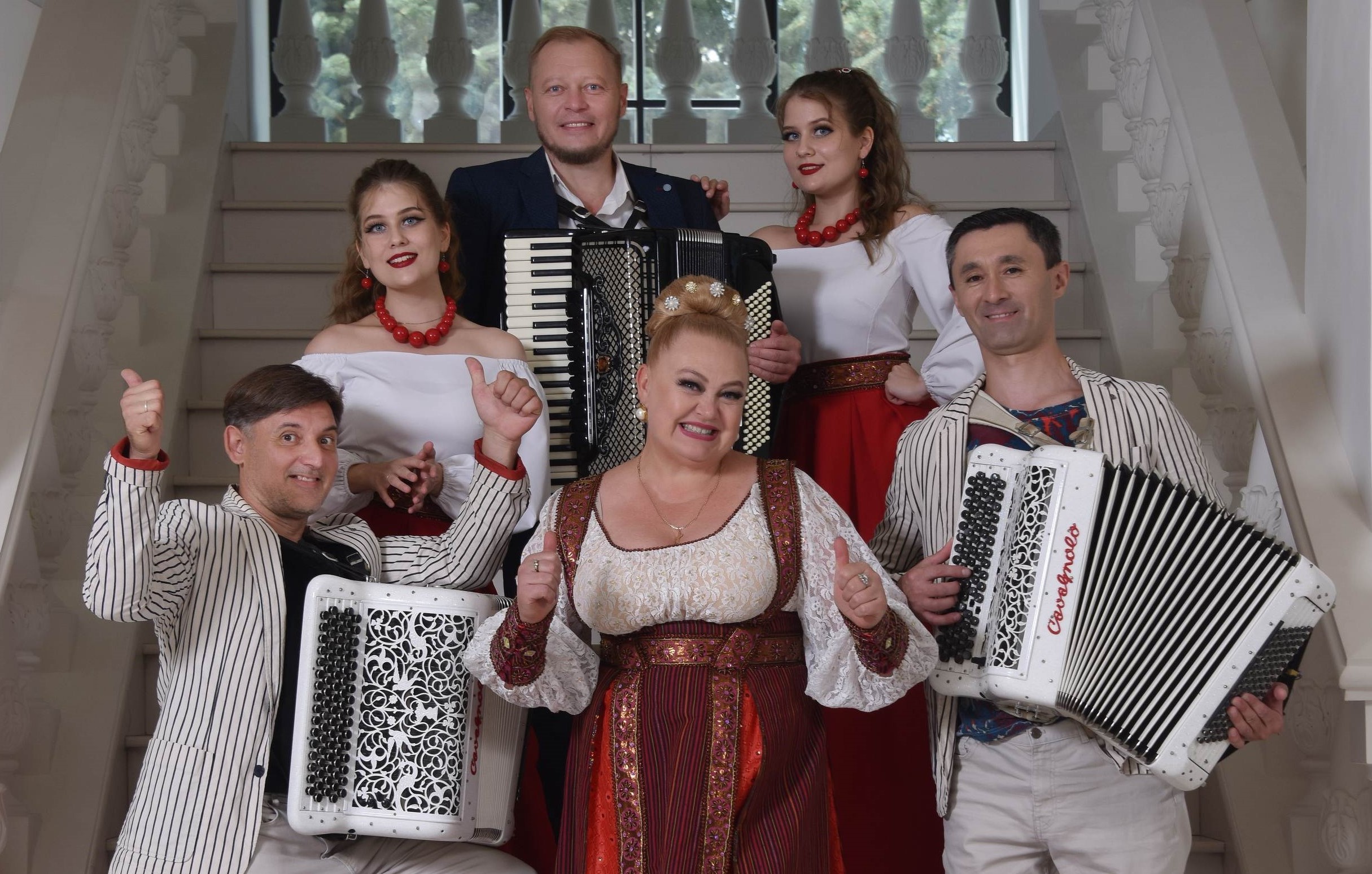 

Билеты на Рябиновые бусы (Филармония)