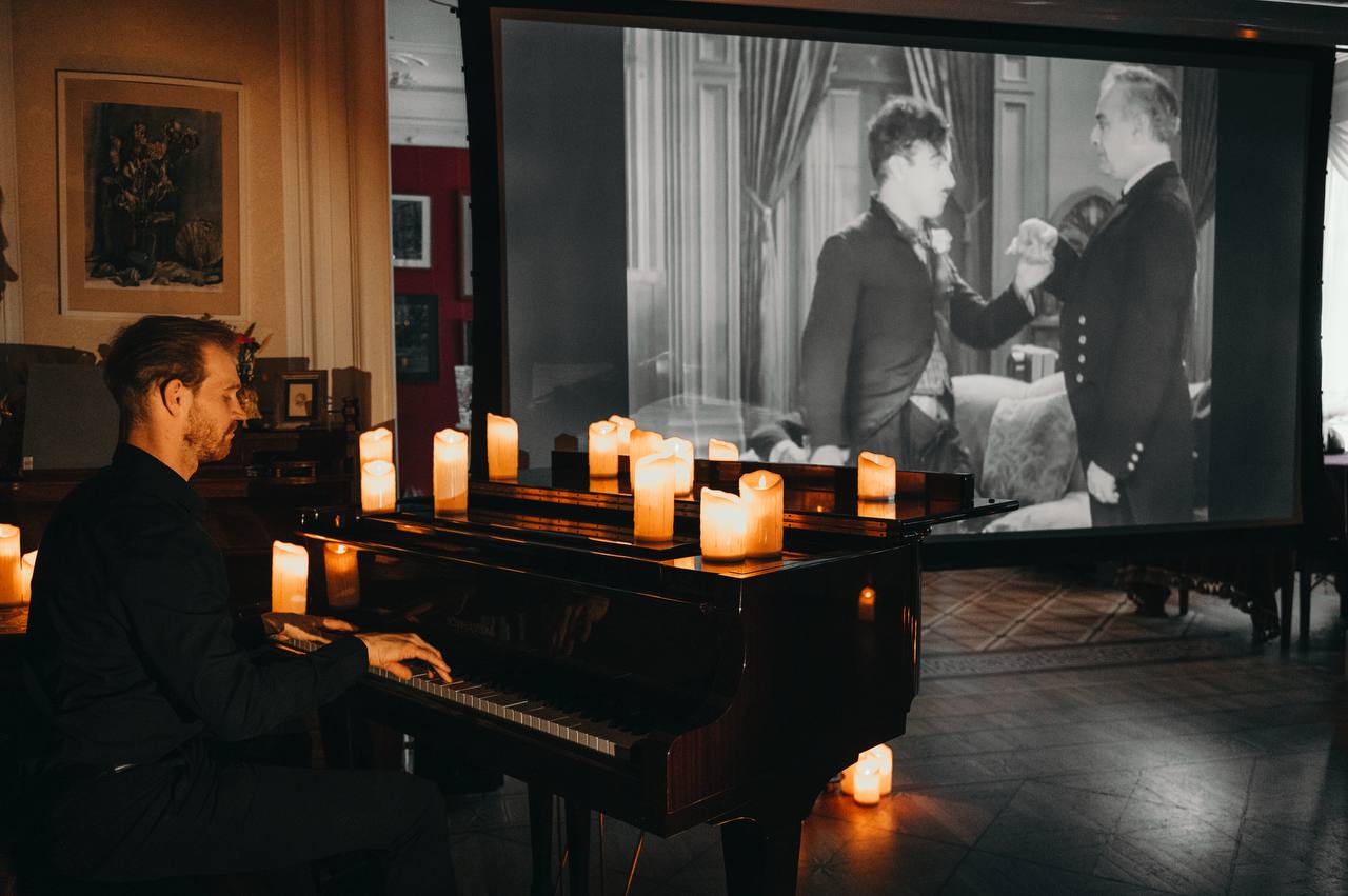 

Билеты на Немое кино в озвучке Lev Piano. Чарли Чаплин. Огни Большого города (Аристократ)