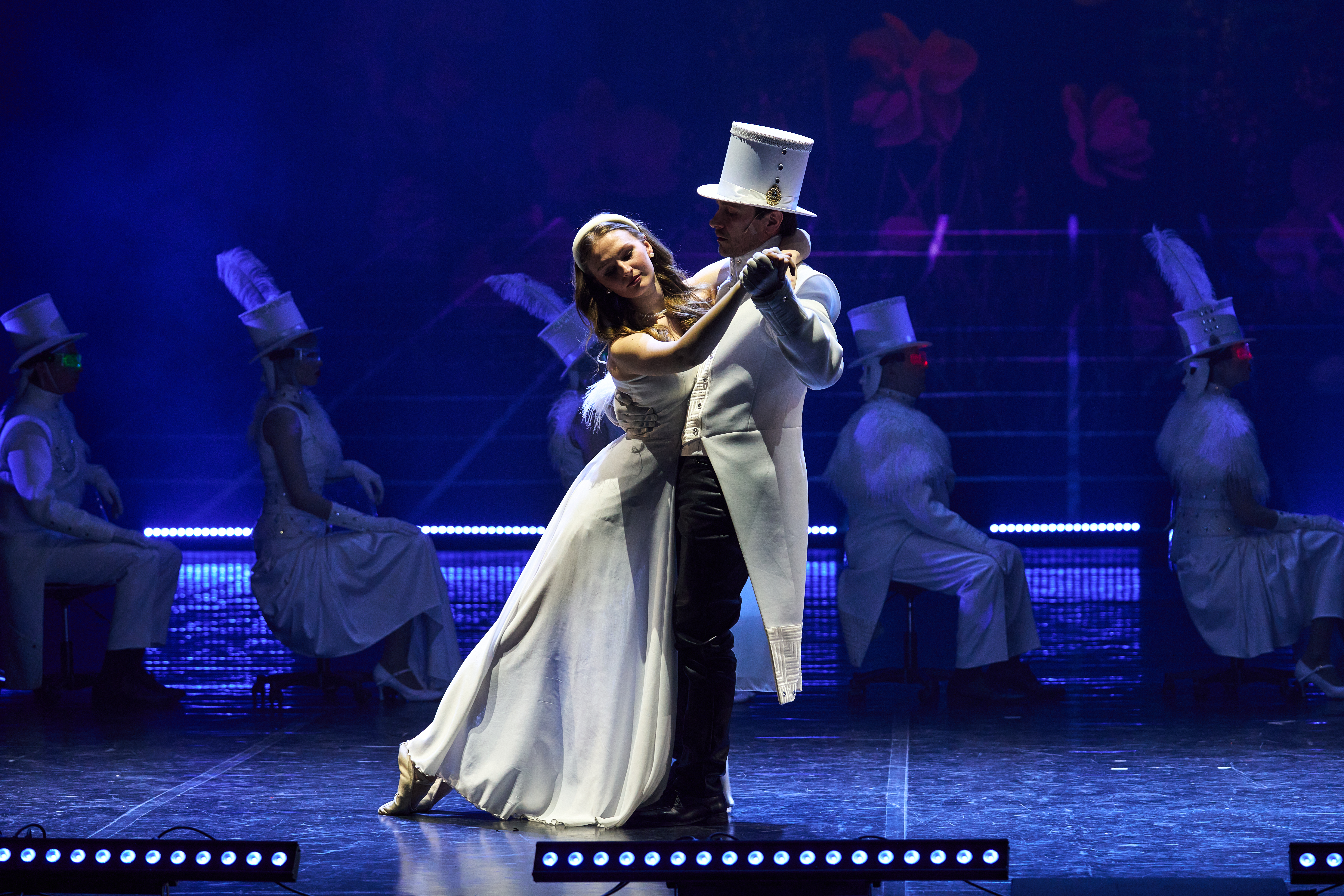 

Билеты на Маскарад (Свердловский театр драмы)