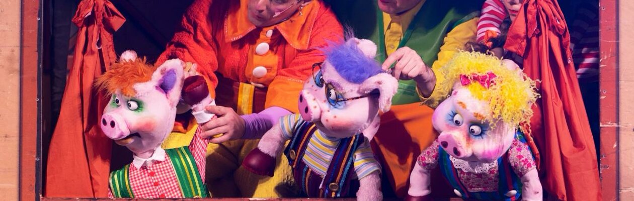 Три поросёнка и Красная шапочка