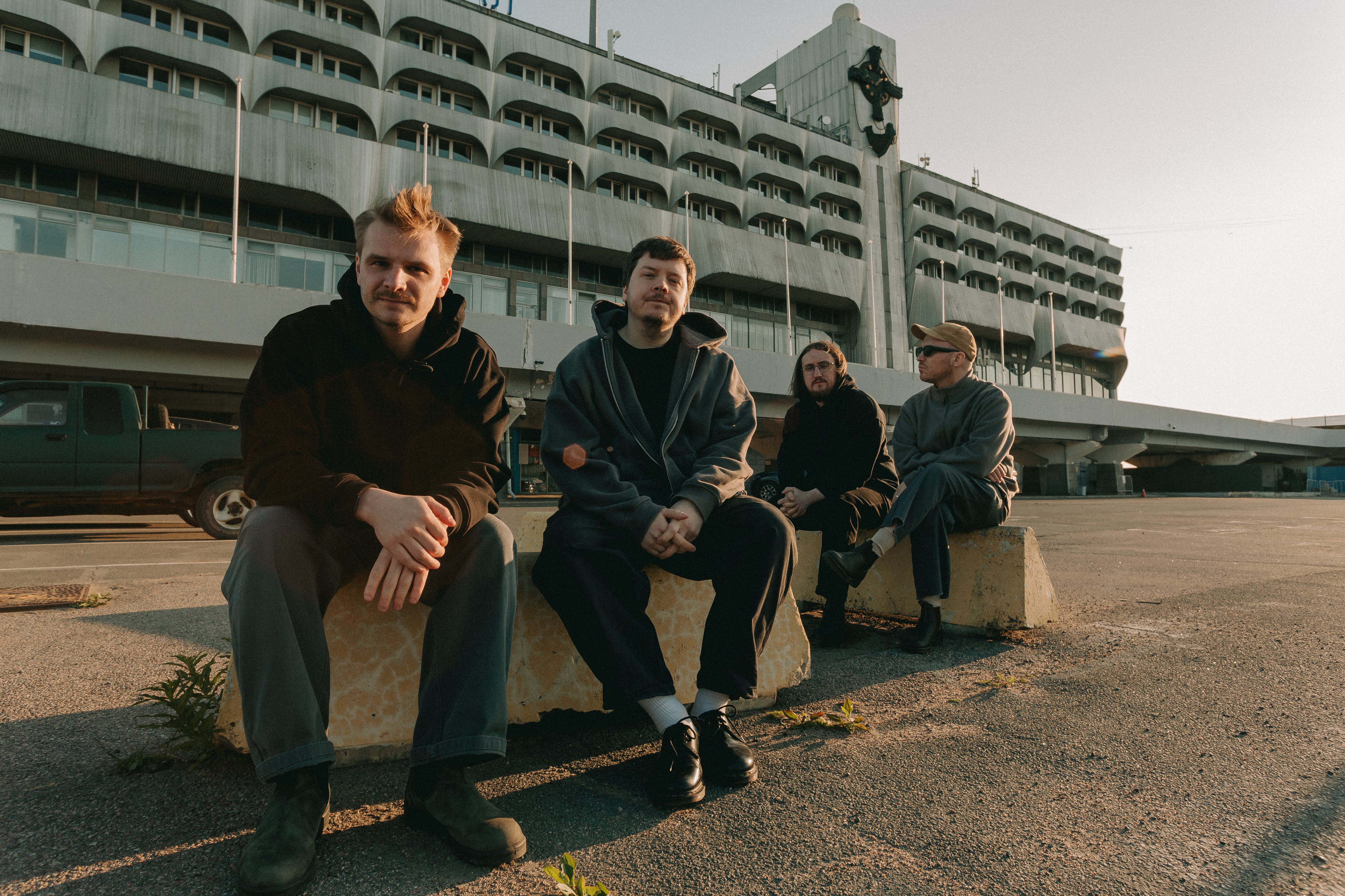 

Билеты на Ходьба, гардия (Папин гараж)