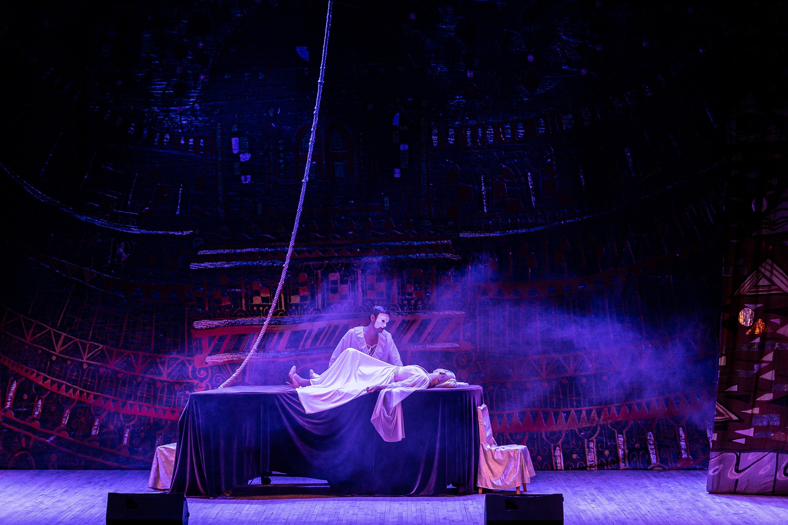 

Билеты на Фантом. Призрак оперы (Культурный центр «Меридиан»)