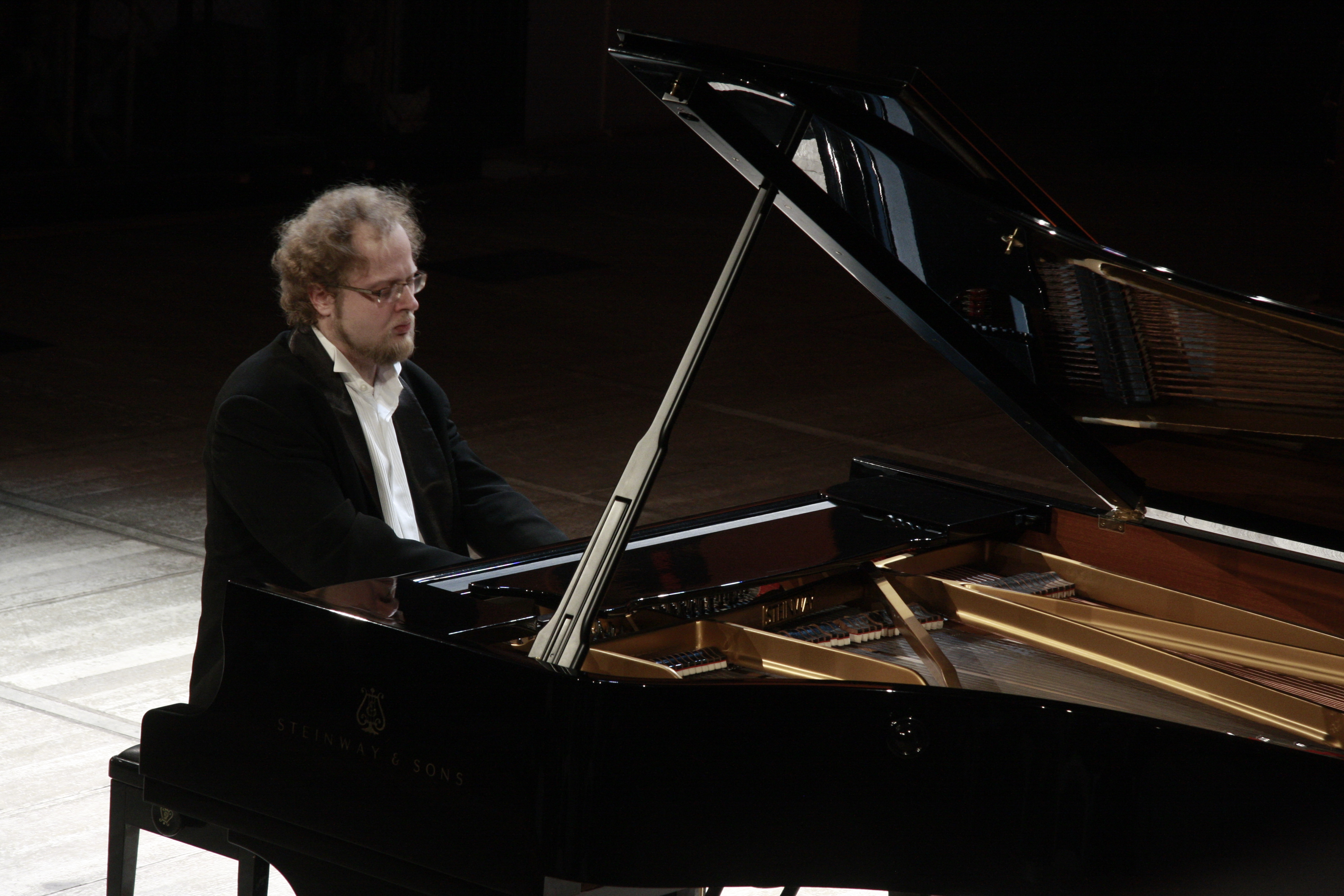 

Билеты на Чёрно-белая мозаика (Музей Чайковского в Москве)