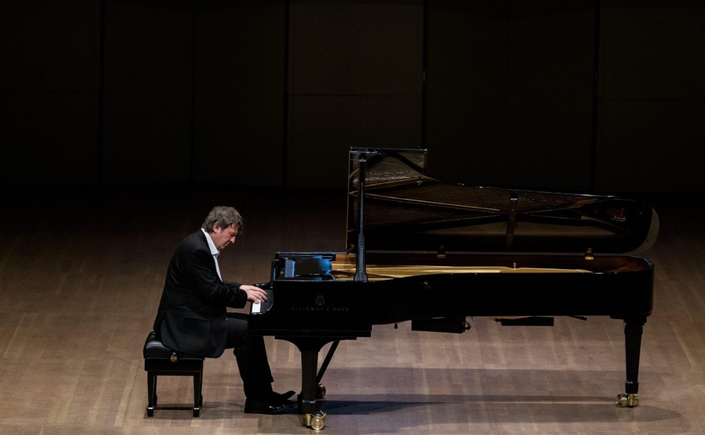 

Билеты на Симфонический концерт. Солист — Борис Березовский (Филармония)