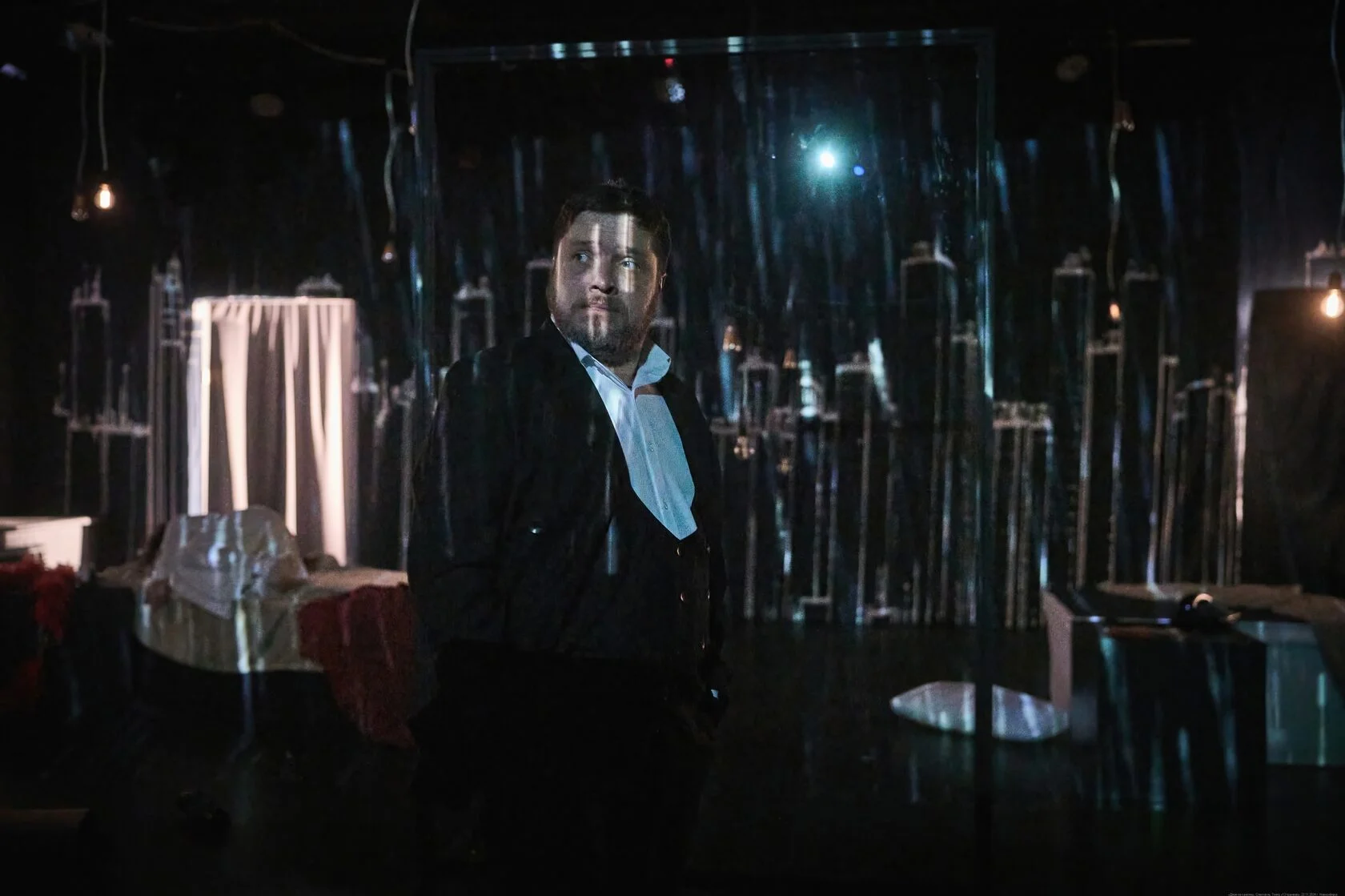 

Билеты на Двое на качелях (13 трамвай)