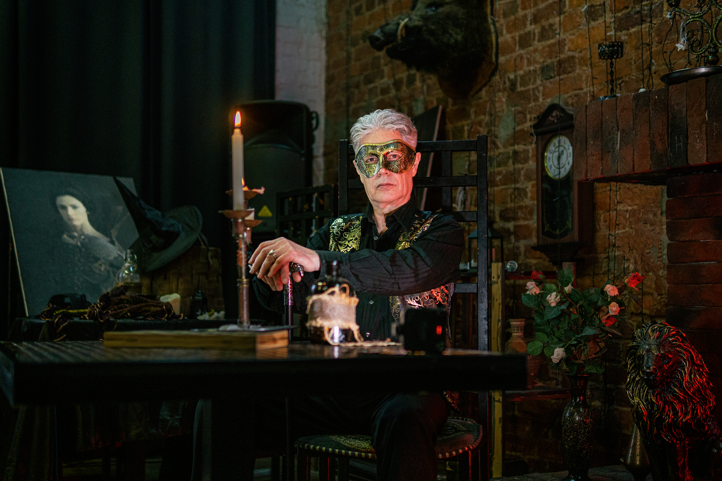 

Билеты на Воланд В. В. Сеанс магии (За нарисованным очагом)