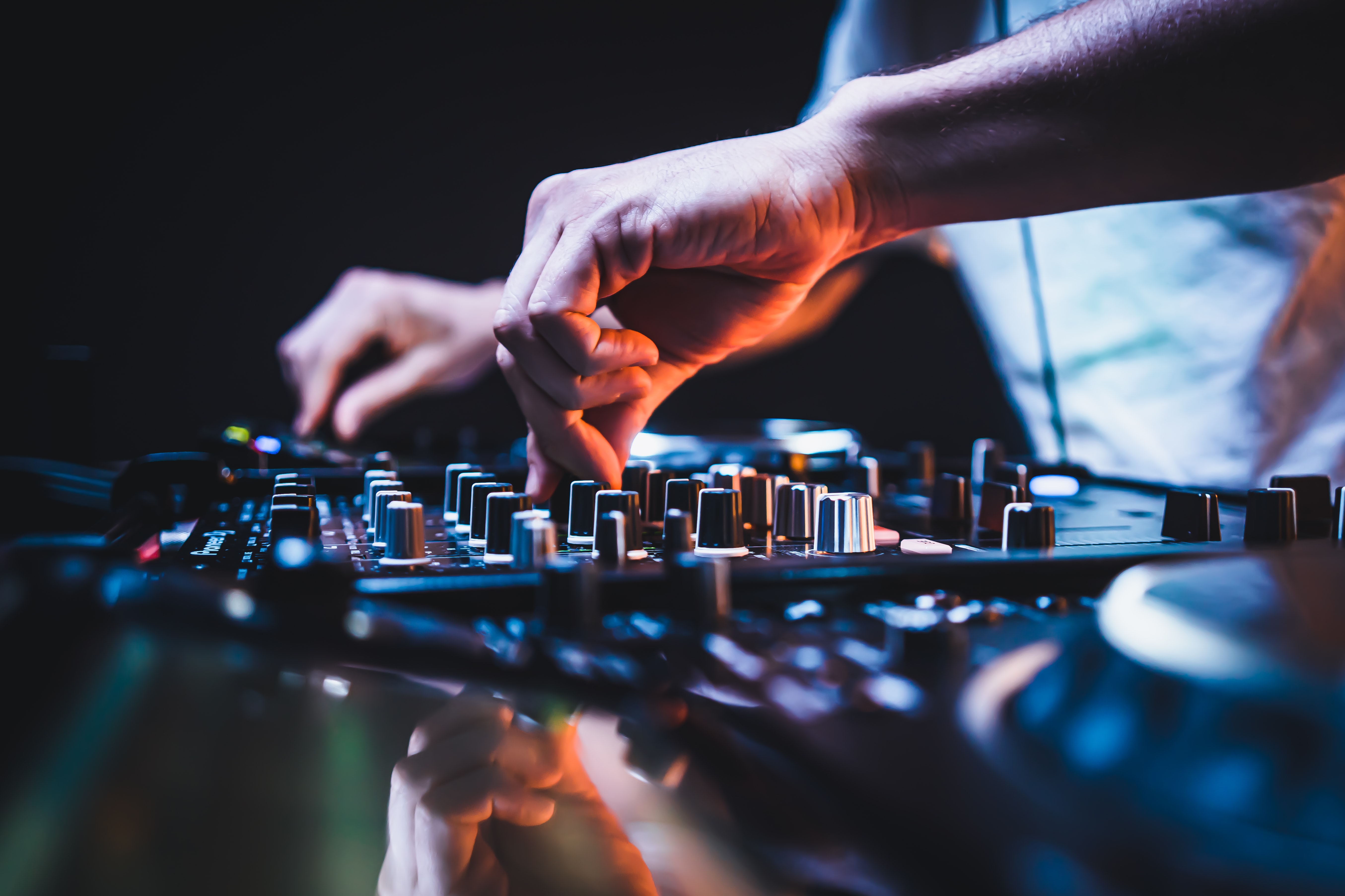 

Билеты на Dj Slon, Roma Zuckerman, Larionov (RNDM)