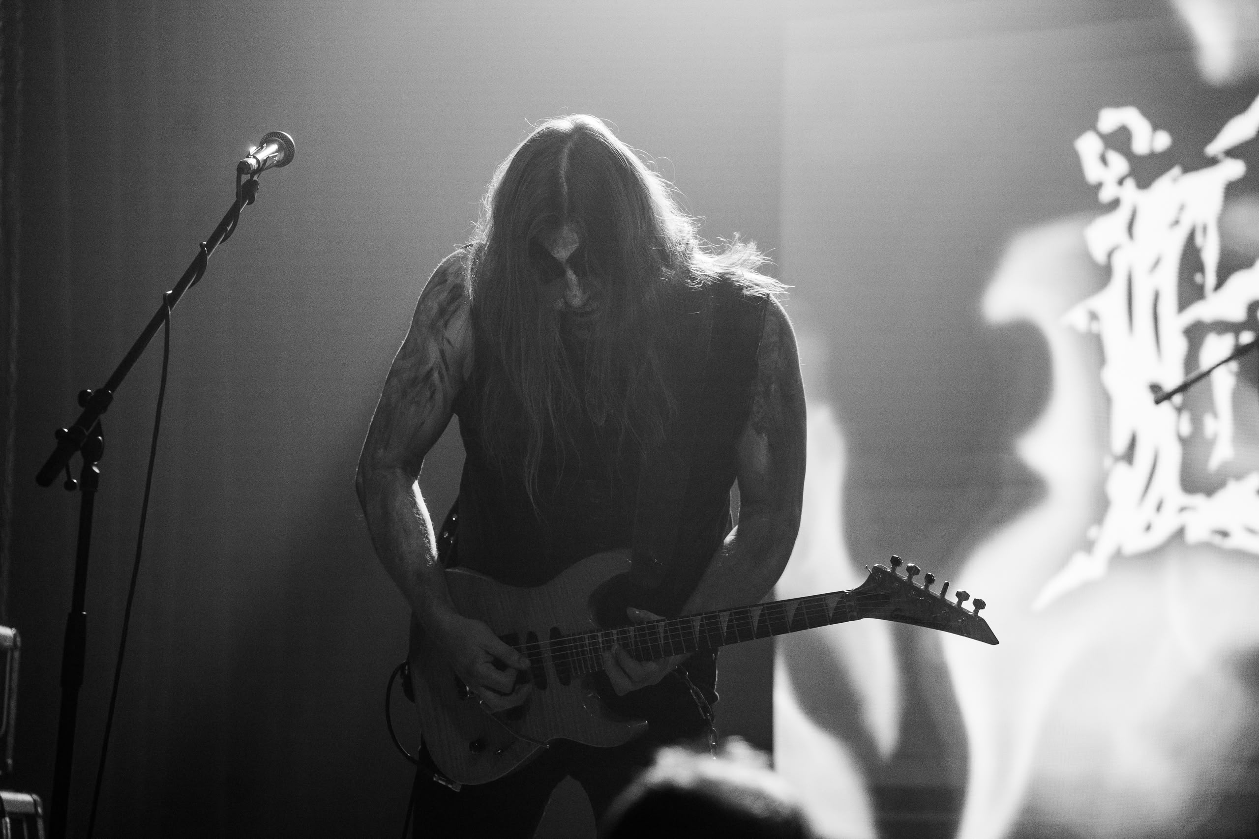 

Билеты на Edoma — Смертокрест — Symd (Цоколь 2.0)