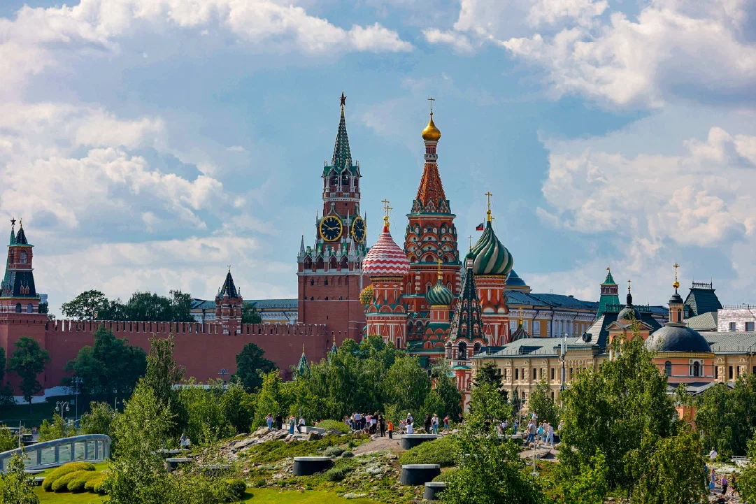 Парк «Зарядье» — Красная площадь