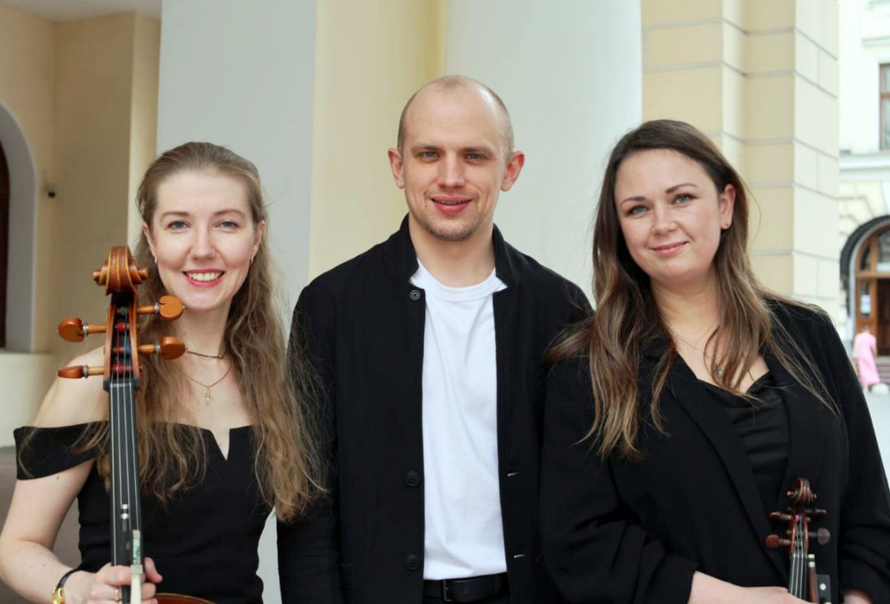 

Билеты на По поводу и без (Особняк купца Носова)