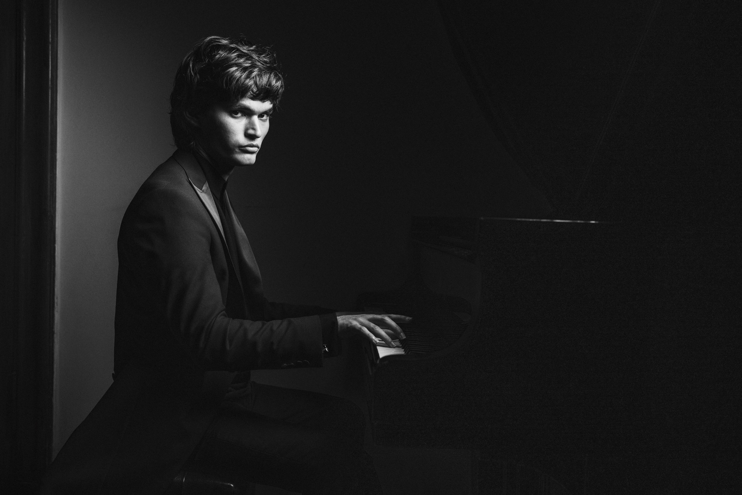 

Билеты на Александр Титов и Илья Папоян. Чайковский. Три фортепианных концерта и концертная фантазия (Филармония им. Шостаковича. Большой зал)