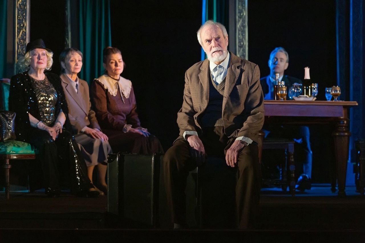 

Билеты на Родные / Близкие (Театр на Литейном)